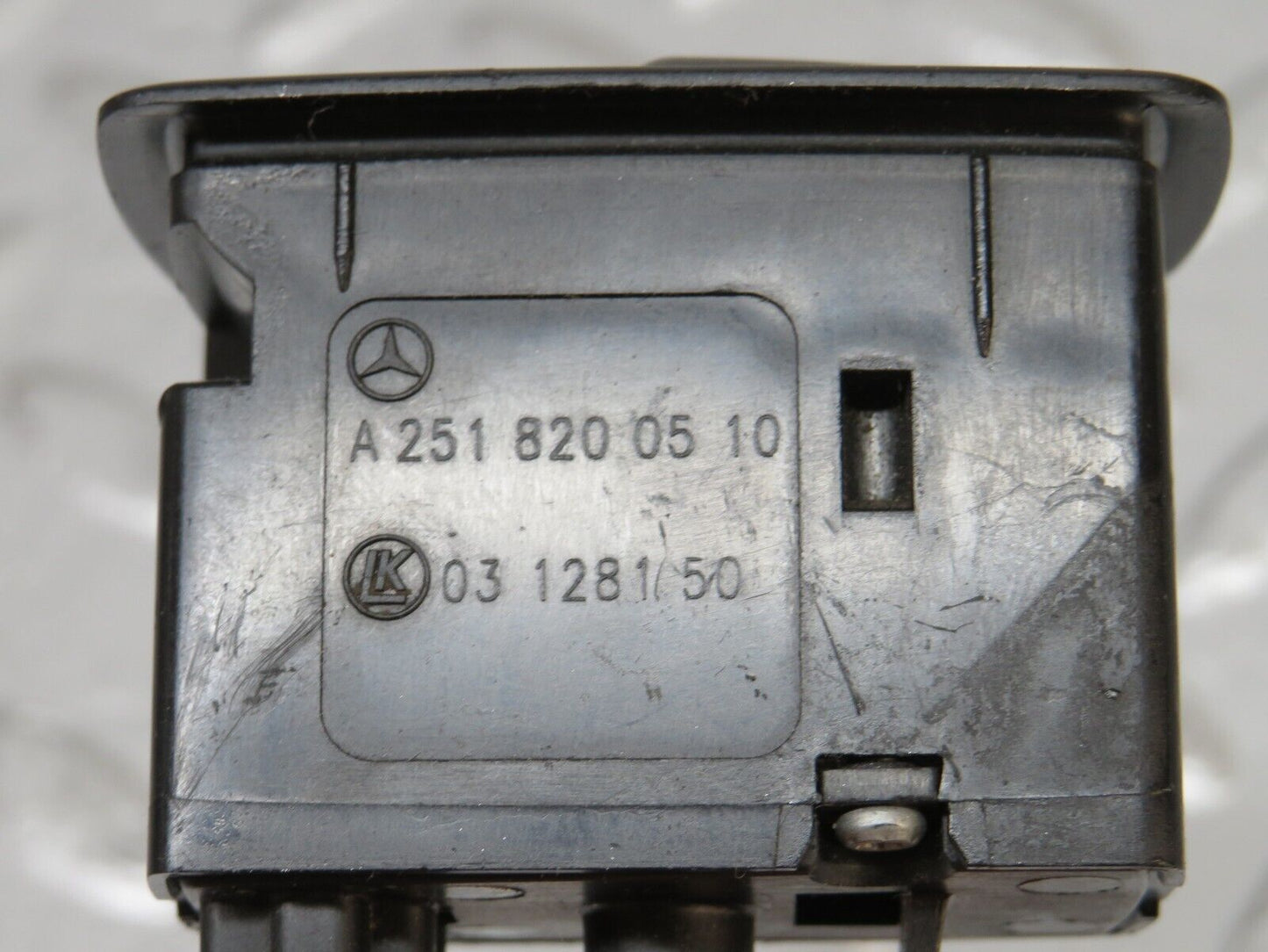 32744 Mercedes-Benz W245 Rear Right Electric Window Switch 2518200510