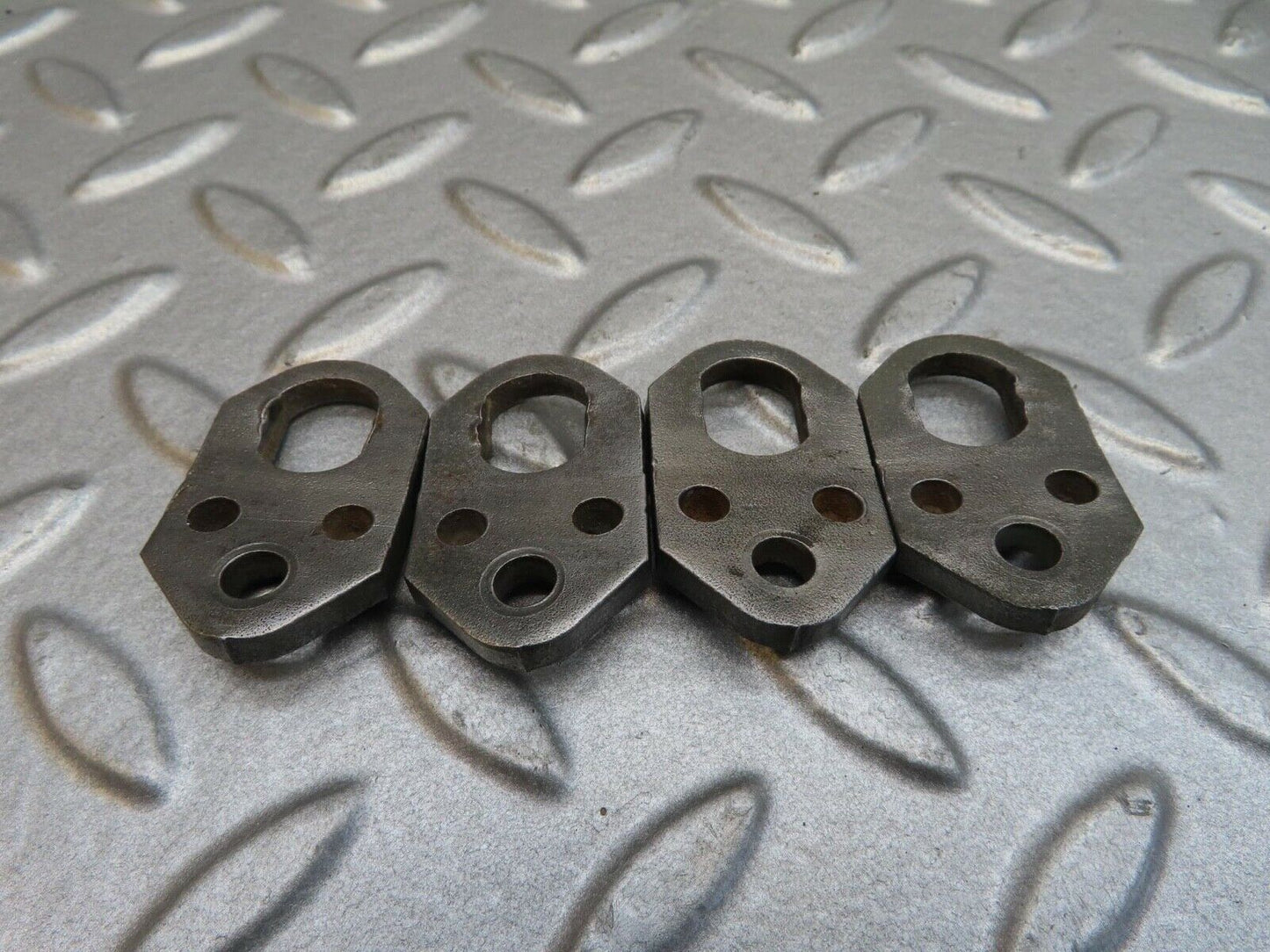 14402 Mercedes-Benz W116 350SE Fuel Injector Bracket Holder 4pcs