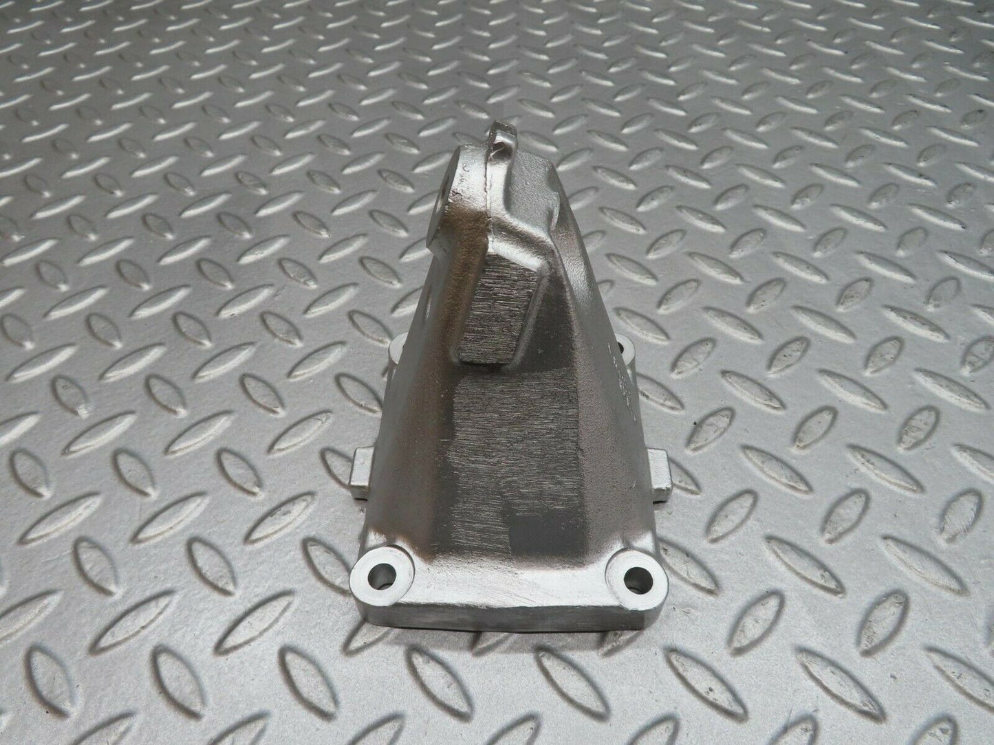 12179 Mercedes-Benz R129 300SL Coupe Engine Mount Bracket Right Side 1042230504