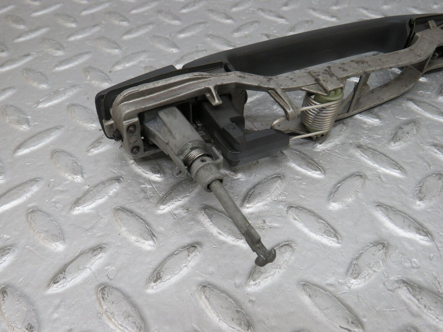36642 Mercedes-Benz W201 190E Exterior Door Handle Front Left No Key