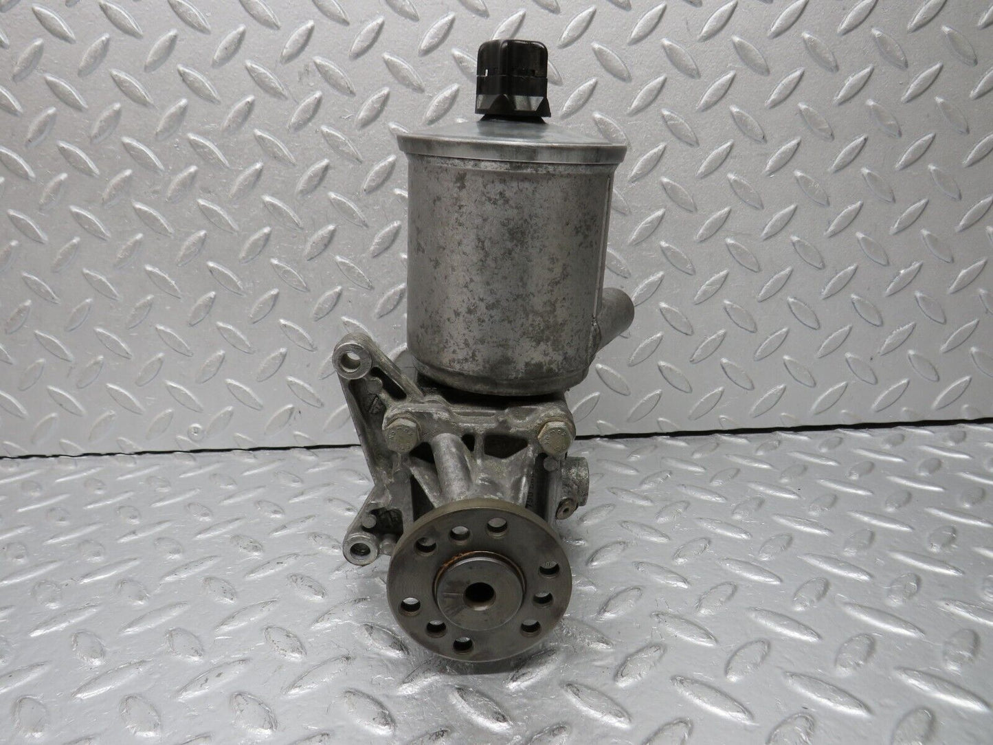 38933 Mercedes-Benz W201 190E Power Steering Pump LuK 2014602180