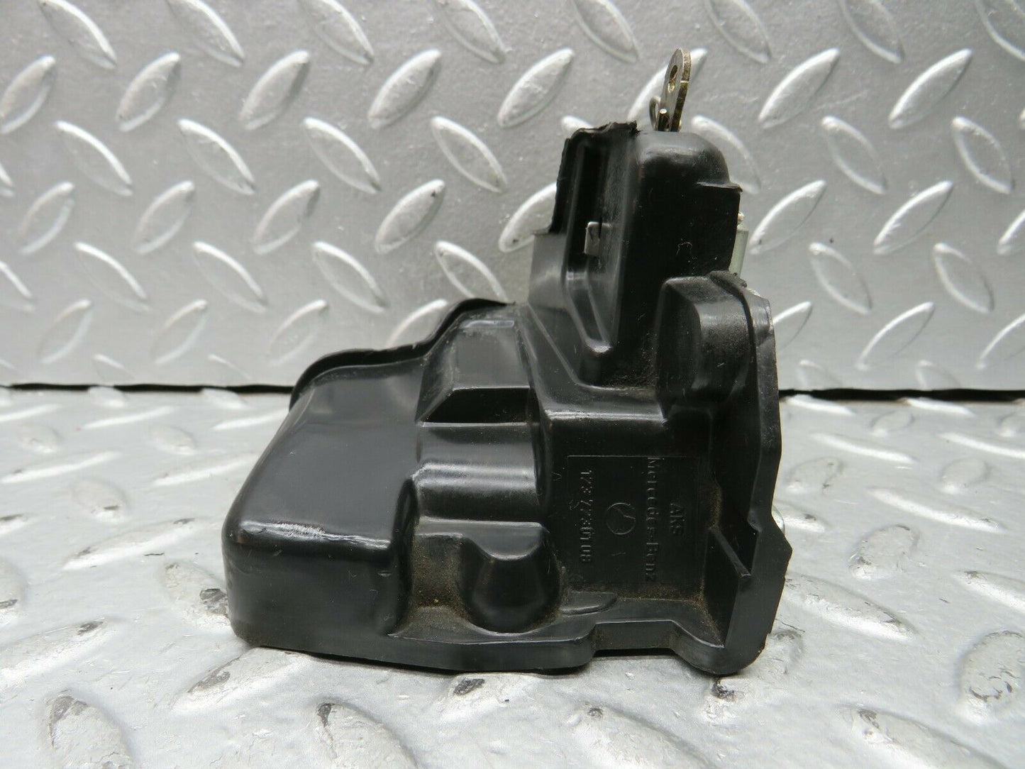 21983 Mercedes-Benz S123 280TE Front Left Door Lock Mechanism 1237230108