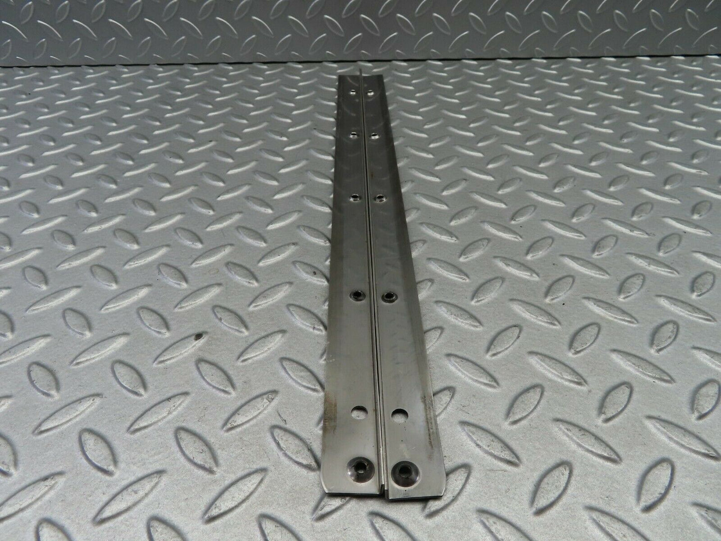 6170 Mercedes-Benz W126 380SE Sunroof Sliding Guide Rail Left And Right