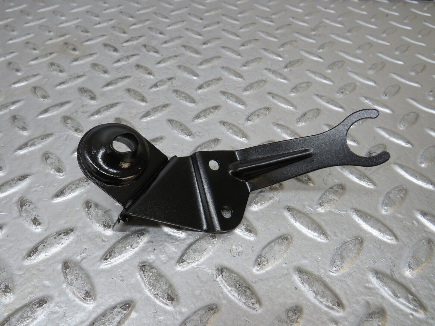 27460 Mercedes-Benz W123 280E Wire Cable Bracket