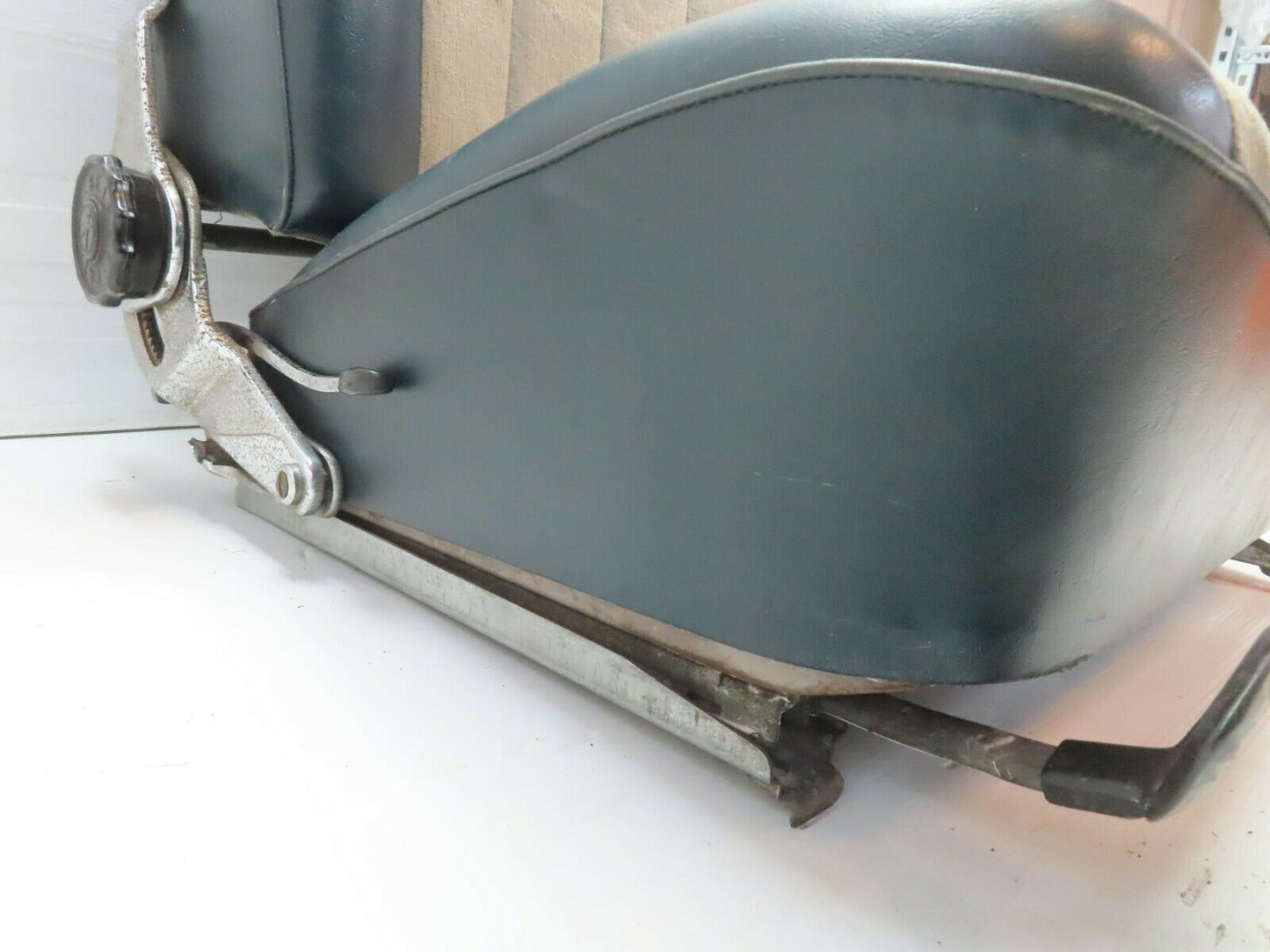 10670 Mercedes-Benz W108  Front Left Seat