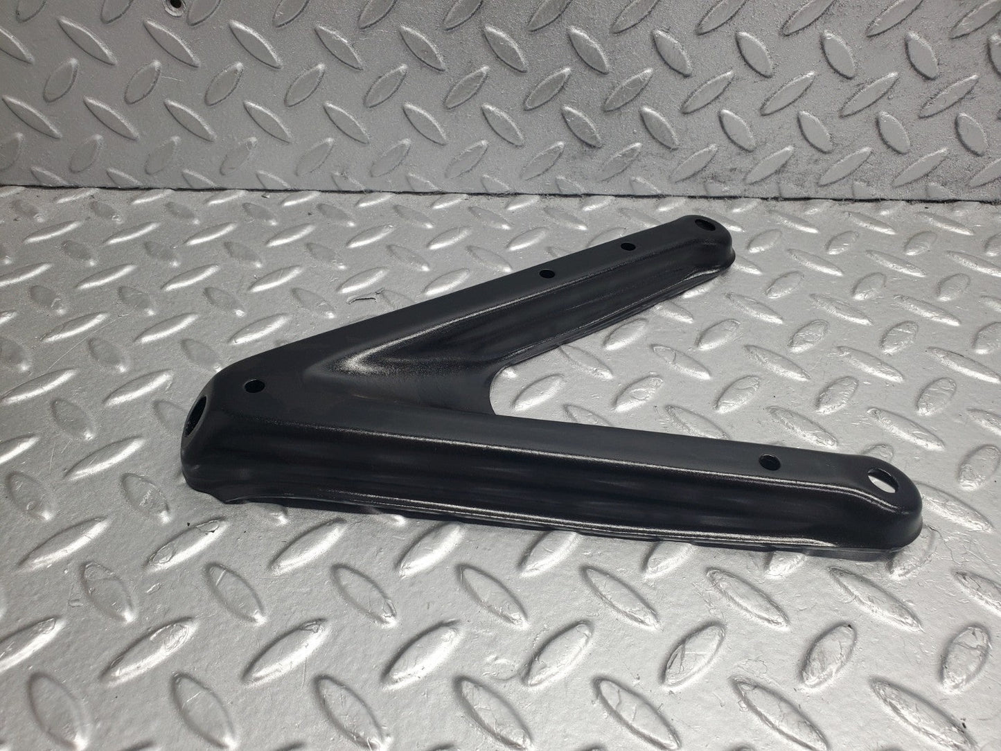 W124 Wagon air intake manifold bracket used OEM