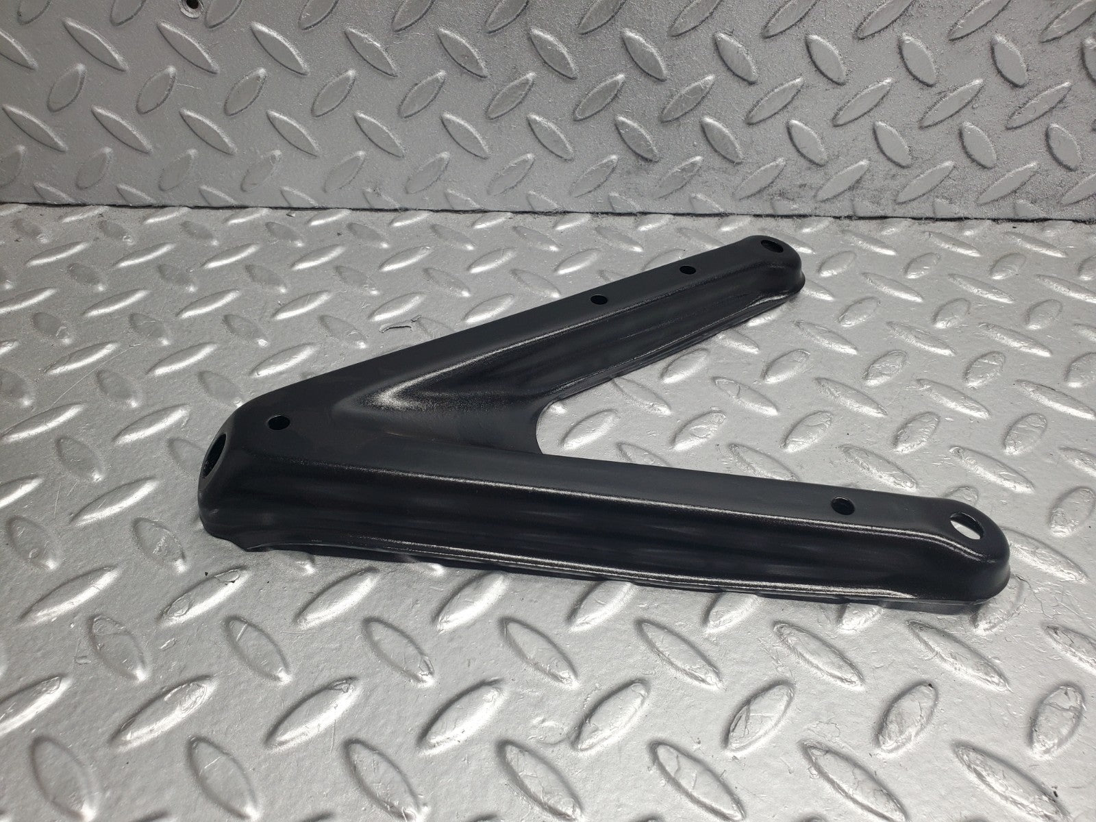 W124 Wagon air intake manifold bracket used OEM