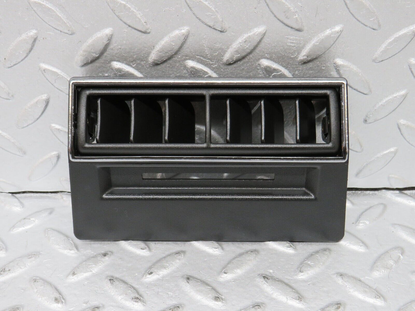 36187 Mercedes-Benz W126 420SE Centre Console Air Vent 1268300013