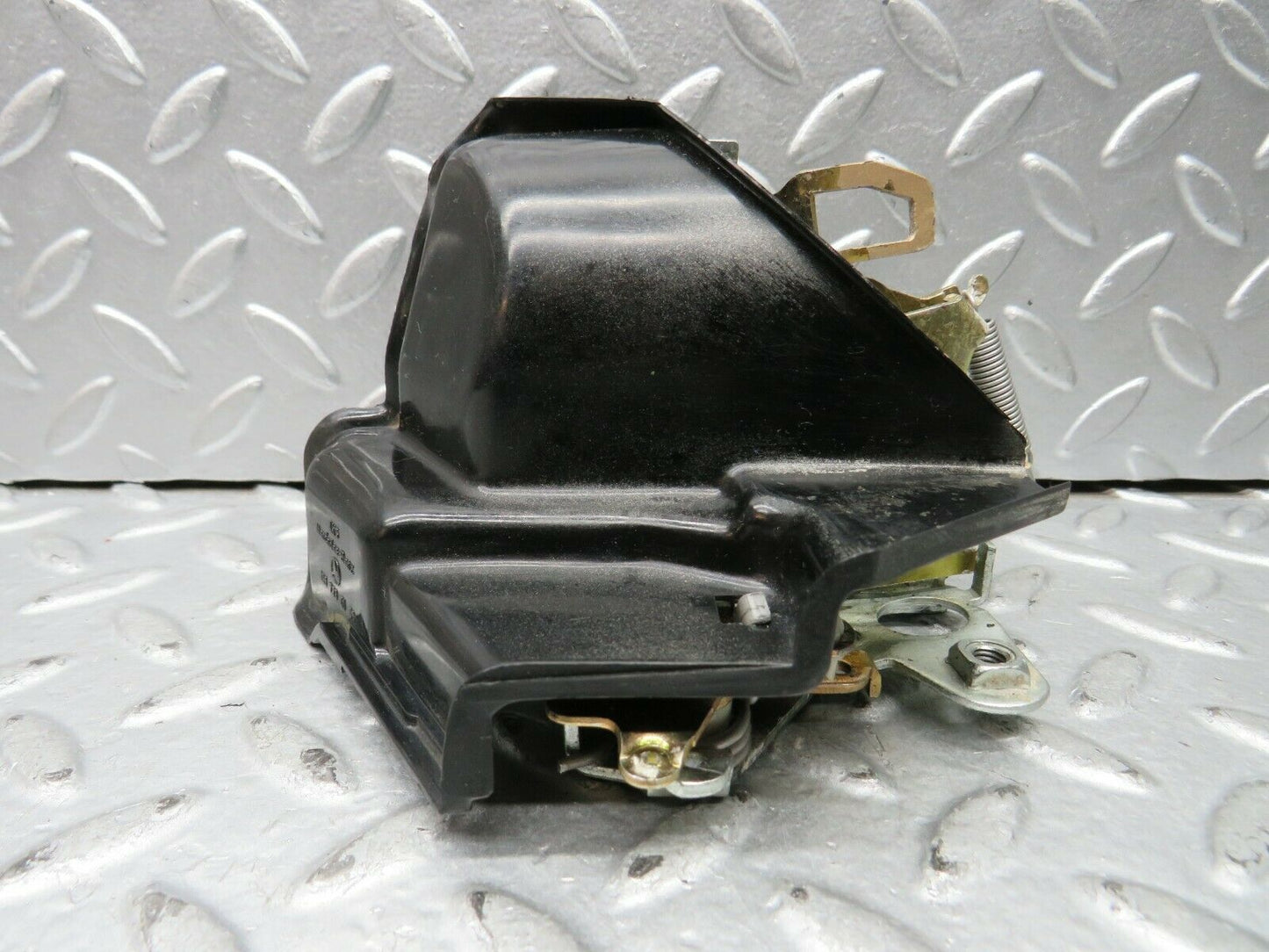 21984 Mercedes-Benz S123 280TE Rear Left Door Lock Mechanism 1237230108