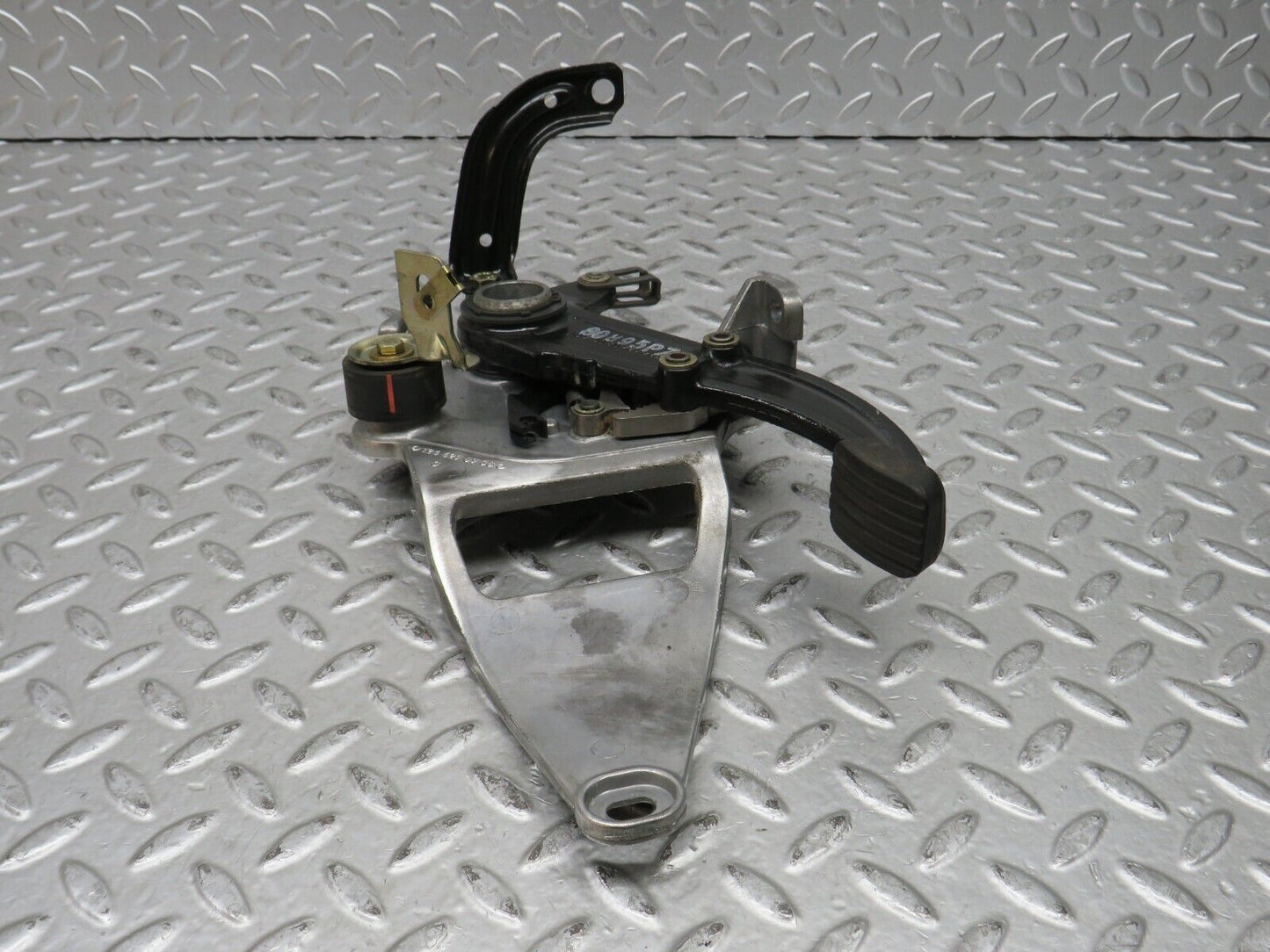 28972 Mercedes-Benz C124 320CE Coupe Parking Brake Pedal 1244270736 1244270801
