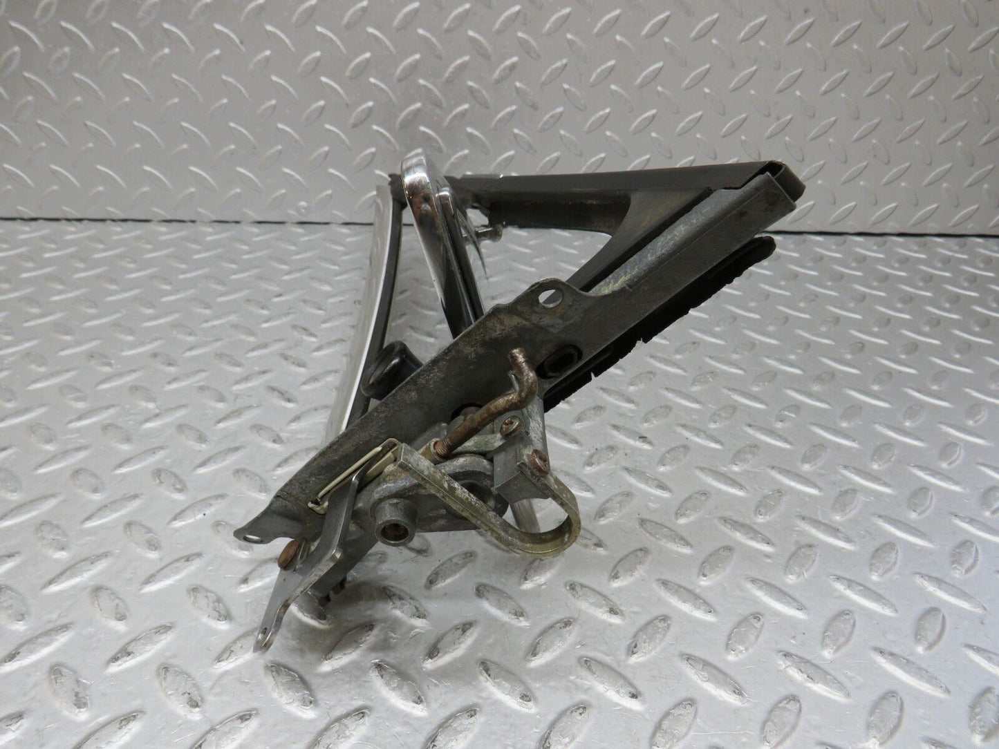 35798 Mercedes-Benz W108 Front Left Quarter Window