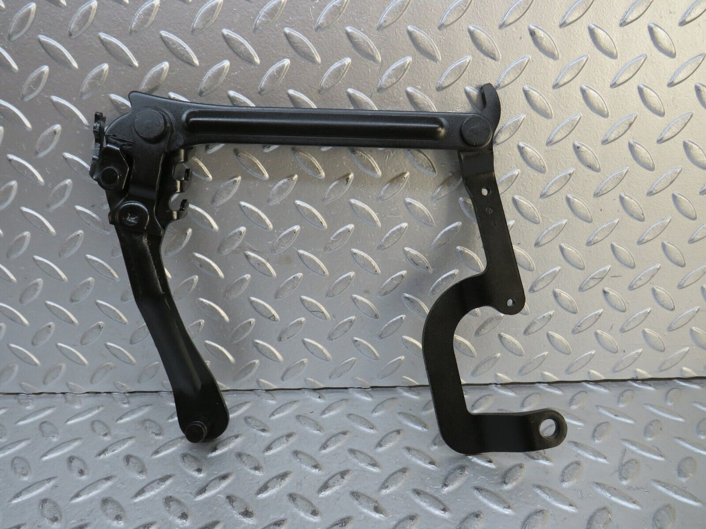 28788 Mercedes-Benz W123 230E Bonnet Hinge Right Side