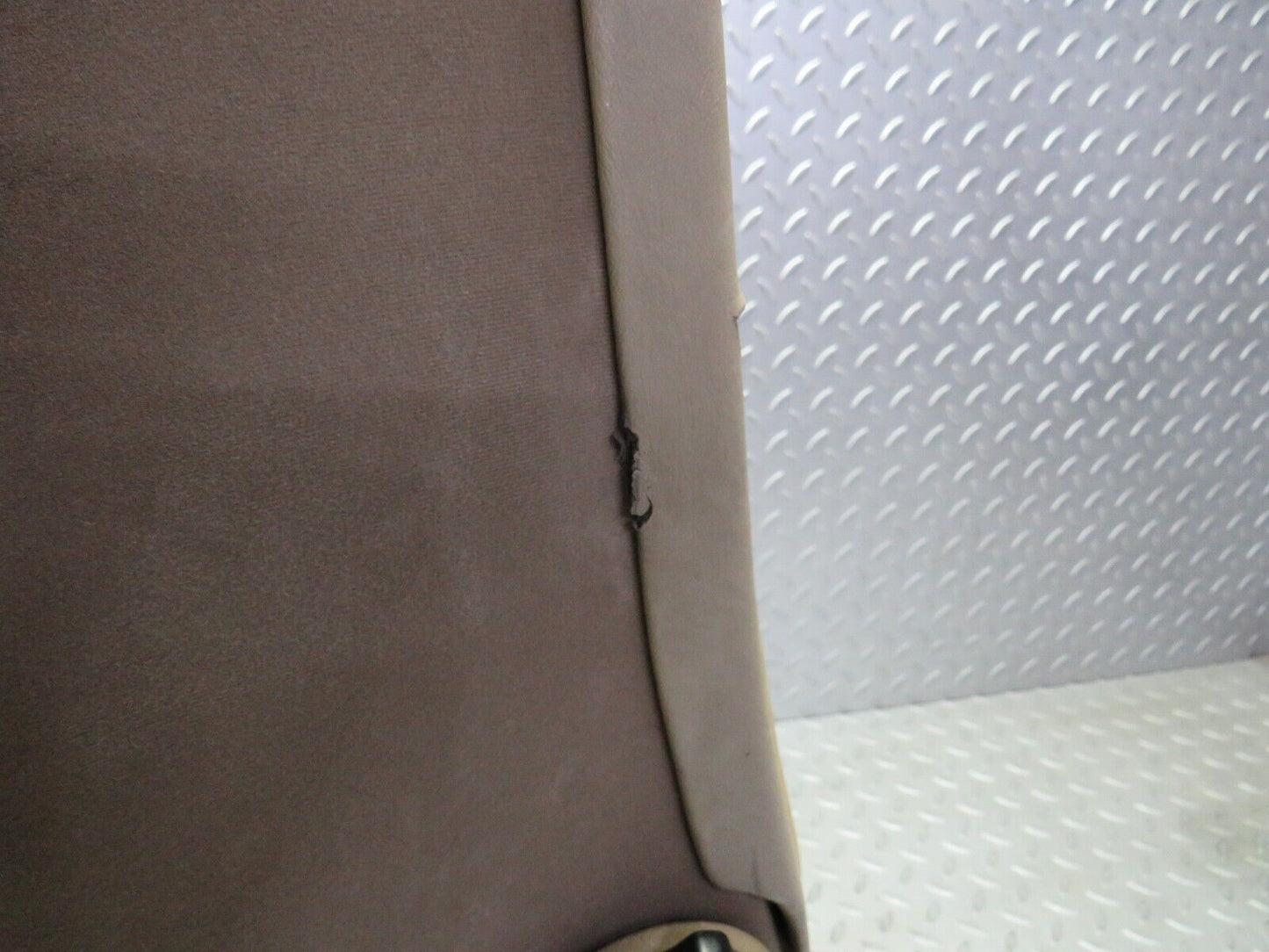 38879 Mercedes-Benz W201 190E Front Right Seat Beige