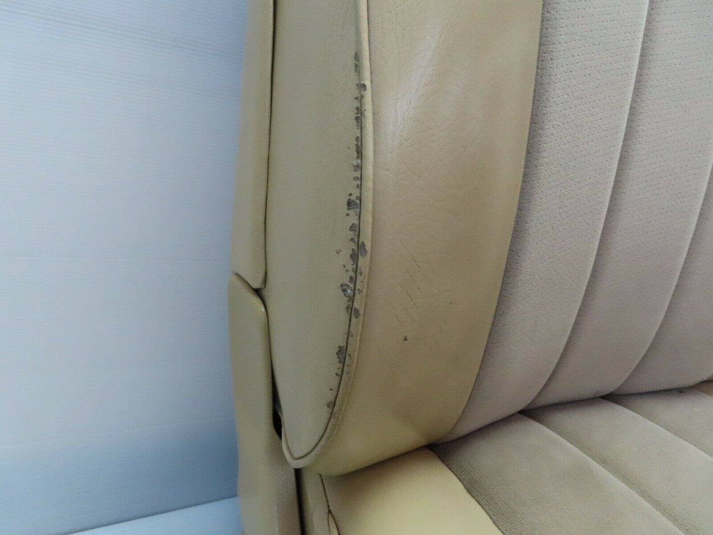 7322 Mercedes-Benz W116 450SE Front Right Seat Passenger Seat