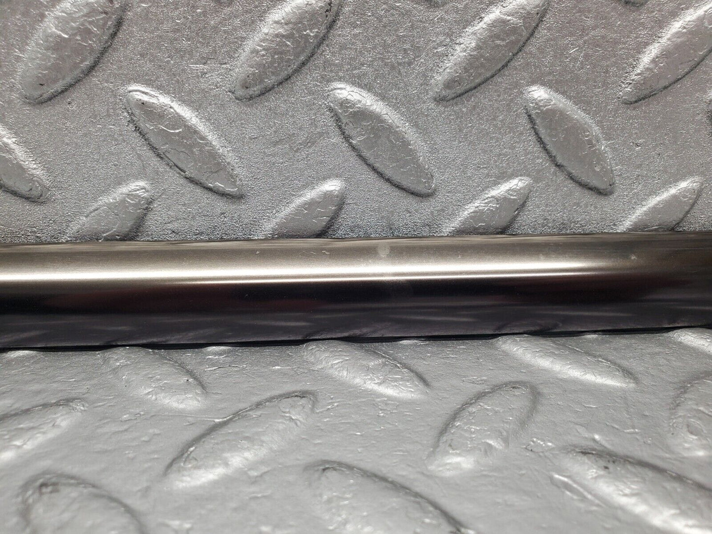 46977 Mercedes-Benz R129 320SL Coupe Right Door Window Moulding Trim