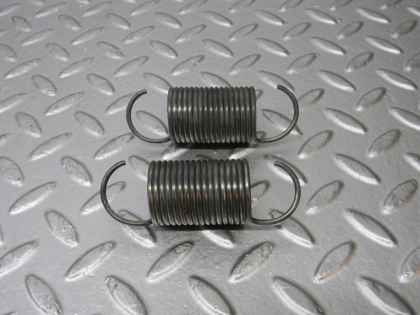 31177 Mercedes-Benz W123 230E Front Seat Adjustment Spring Pair