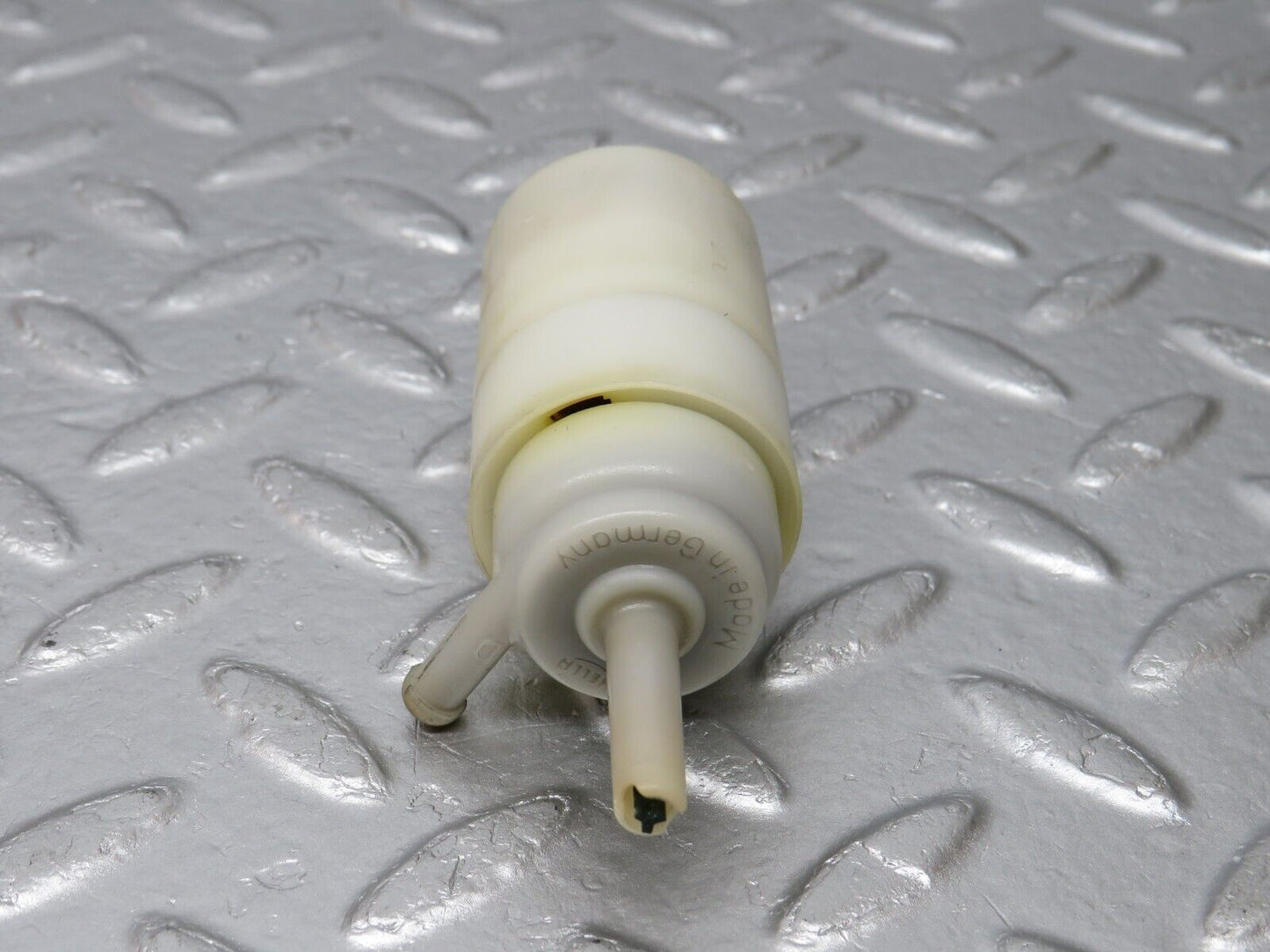 33611 Mercedes-Benz W201 190E 2.0L Windscreen Washer Pump 1248690221