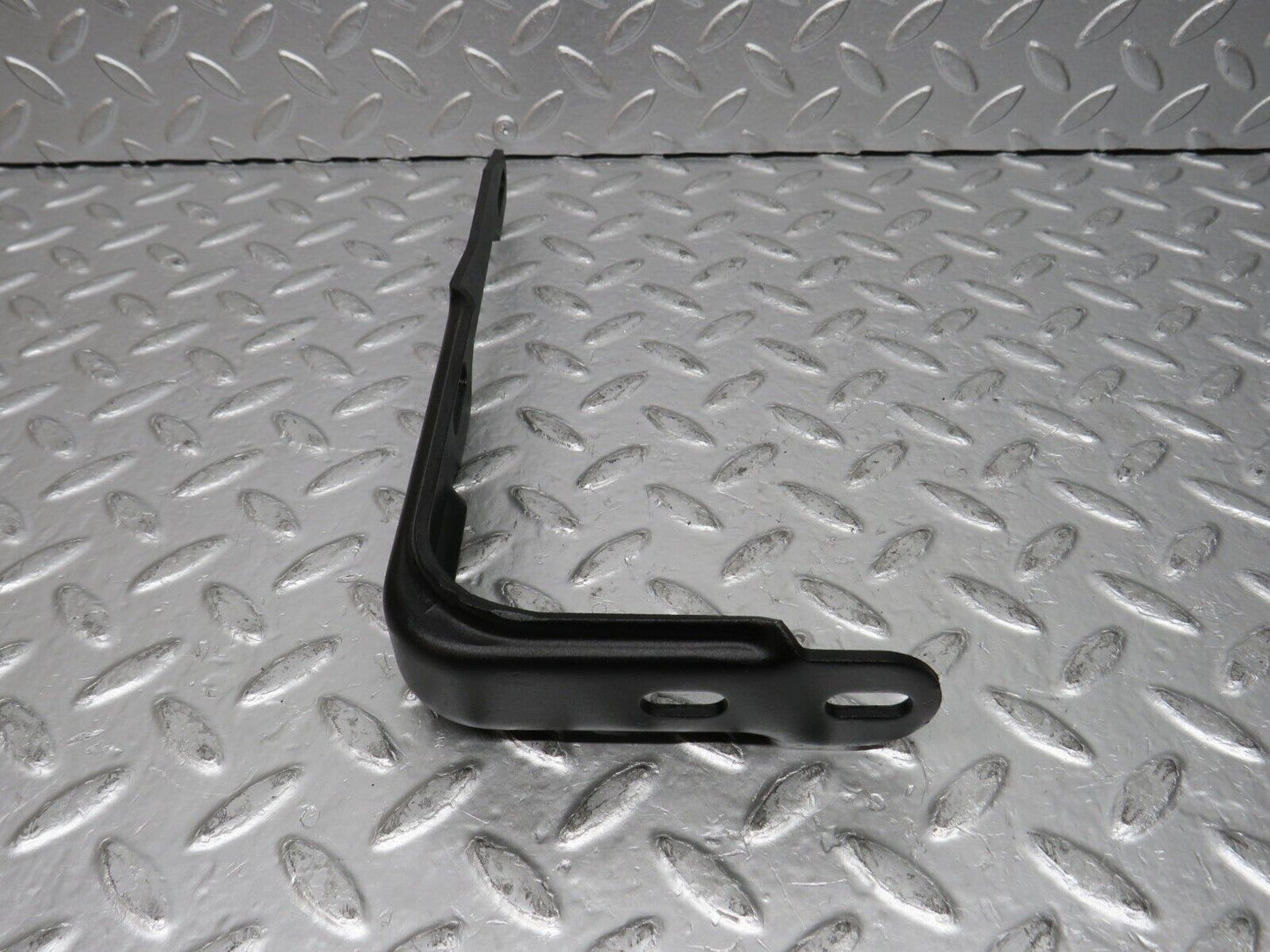 31492 Mercedes-Benz S124 220TE Wagon Exhaust Bracket