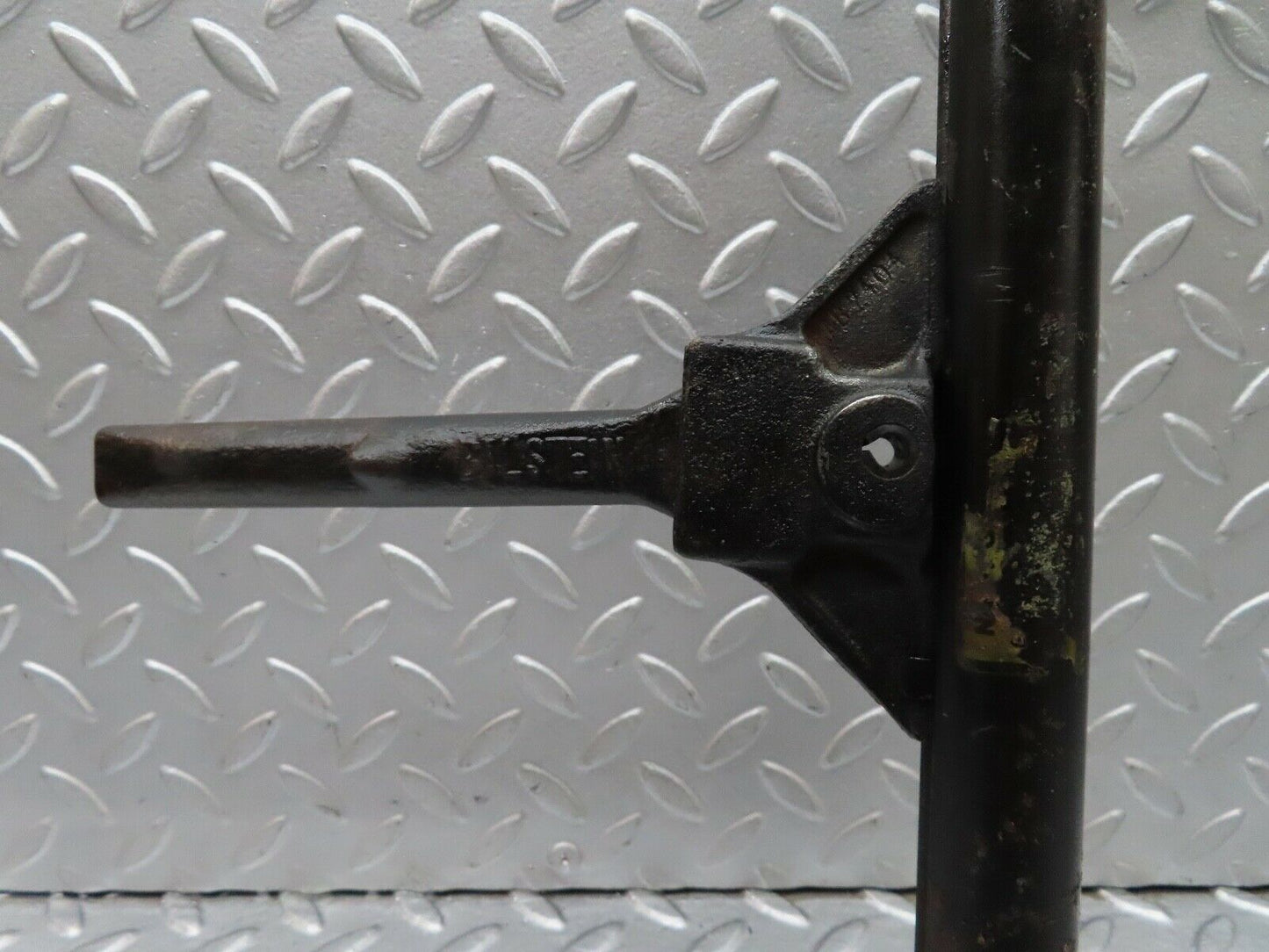 18073 Mercedes-Benz W123 200 Car Jack Bilstein