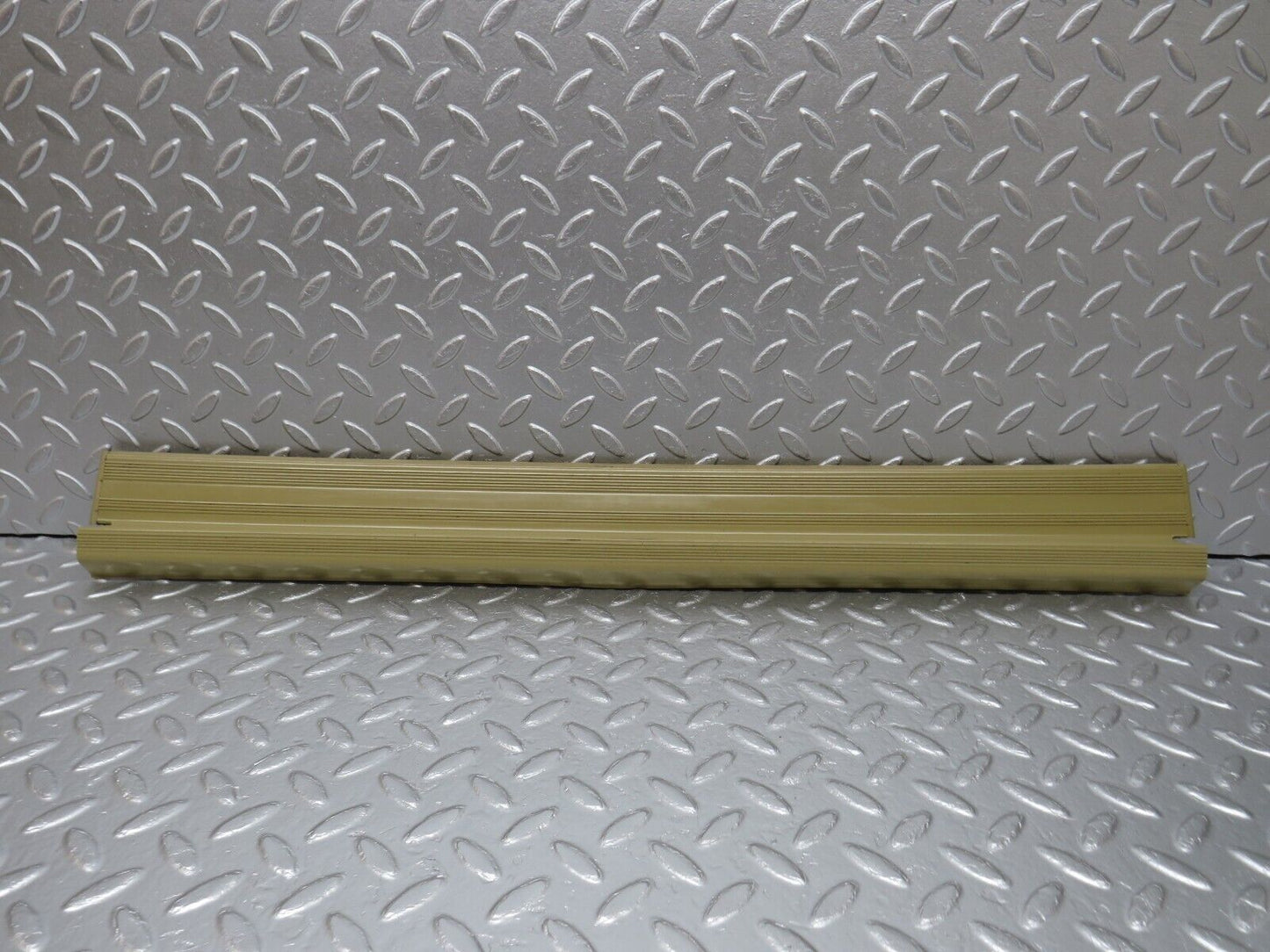 33983 Mercedes-Benz W124 260E Front Left Door Sill Beige