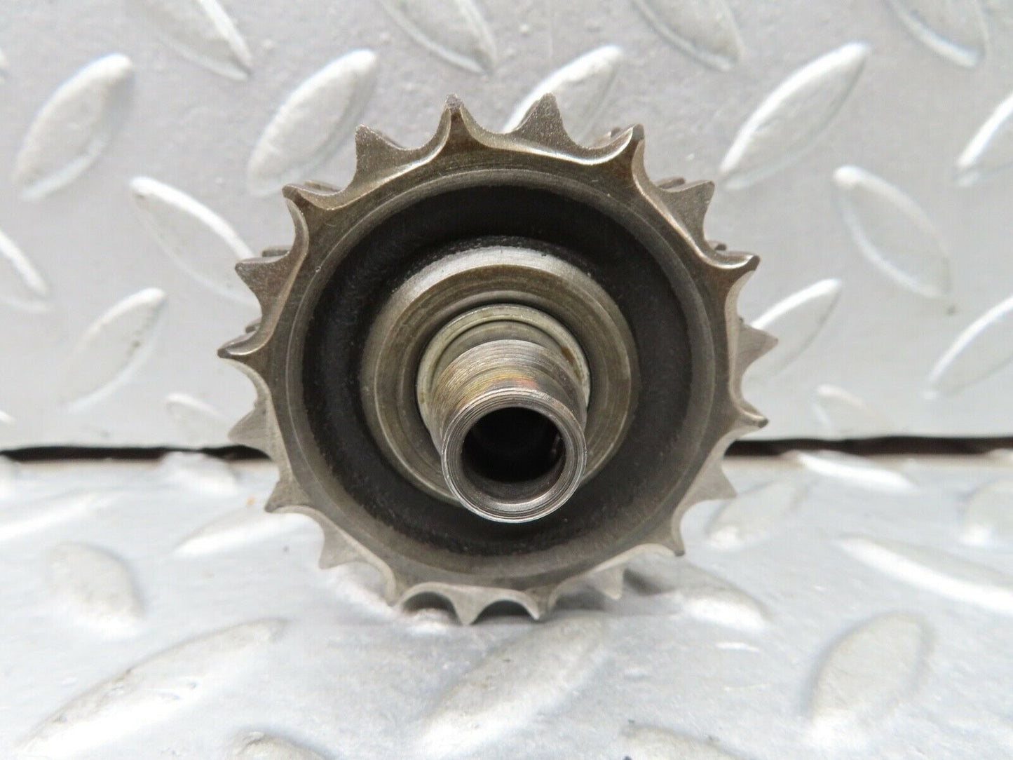 19105 Mercedes-Benz W123 300D Idler Sprocket Gear & Pin