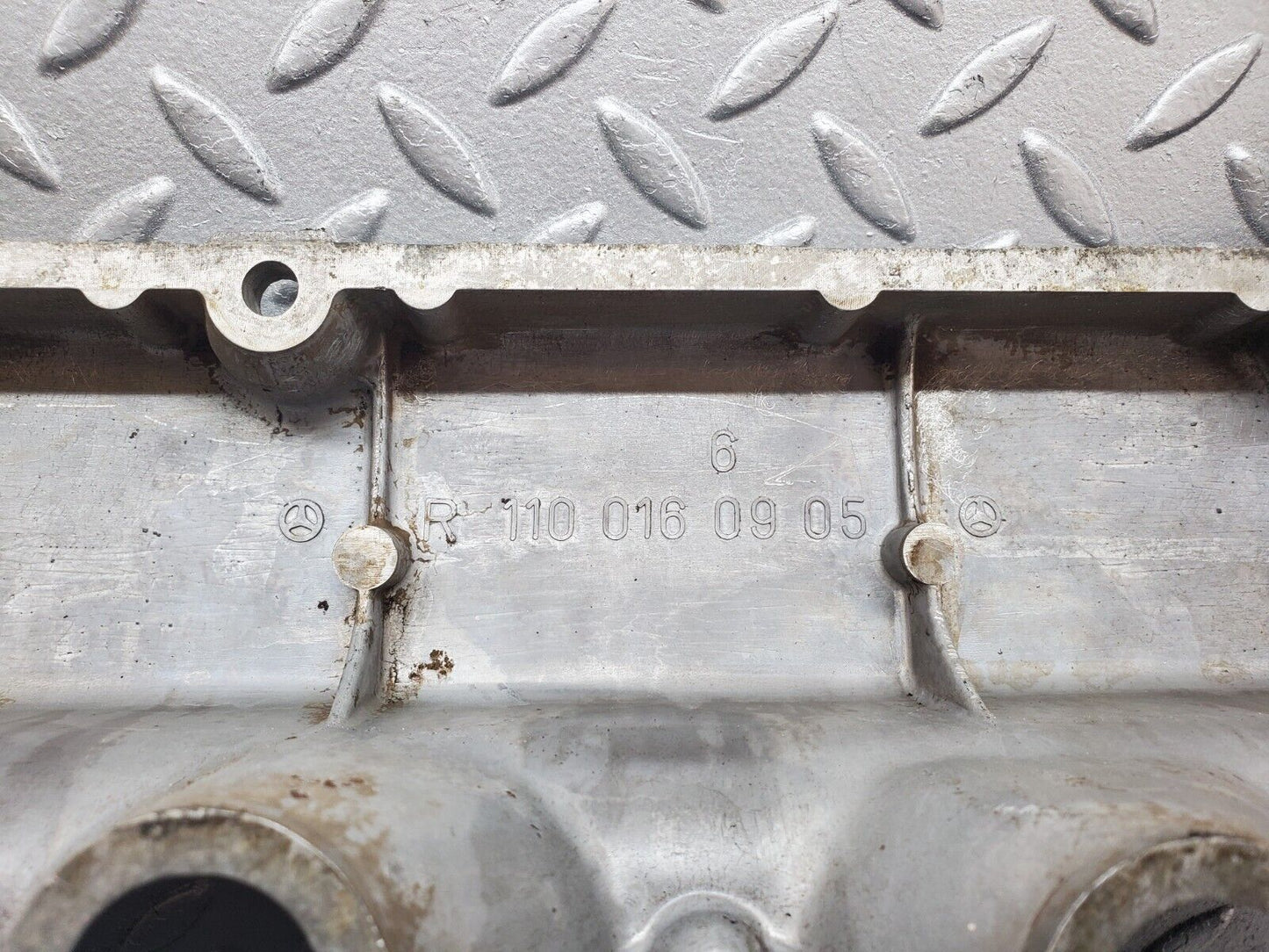 44306 Mercedes-Benz W123 280E Cylinder Head Valve Cover 1100160905