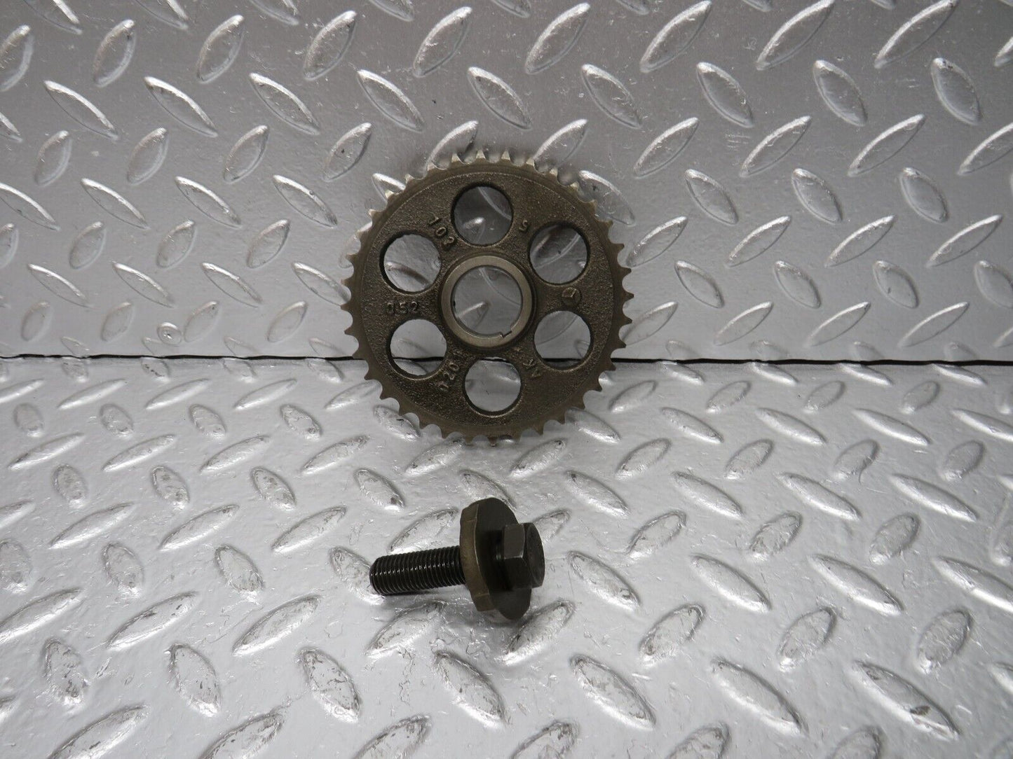30866 Mercedes-Benz W201 190E Camshaft Timing Gear 1020520201