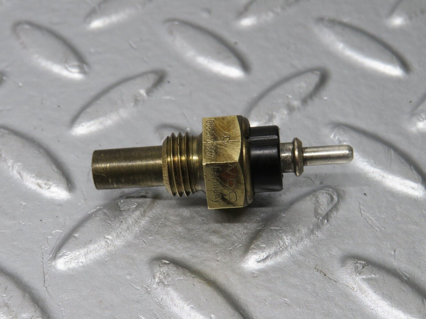 39714 Mercedes-Benz R129 320SL Coupe Coolant Temperature Sensor 0055421017