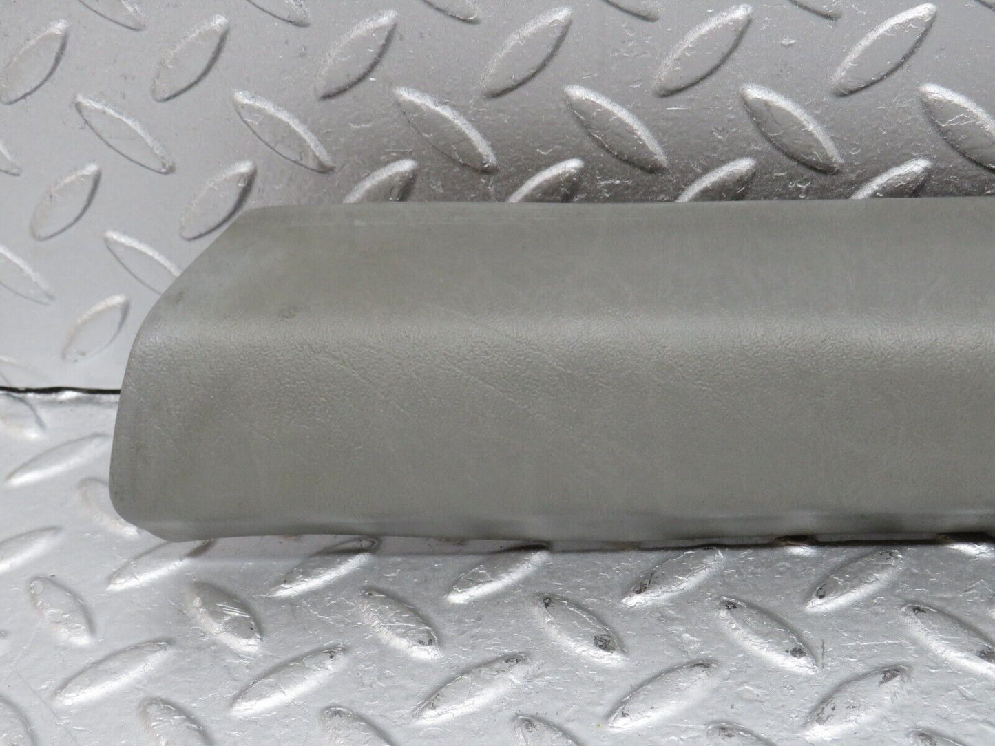 36060 Mercedes-Benz W126 420SE A Pillar Interior Cover Left Side Grey