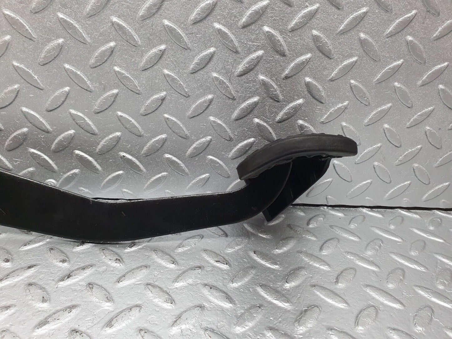 41083 Mercedes-Benz W126 300SE Brake Pedal With Rubber 1232910082