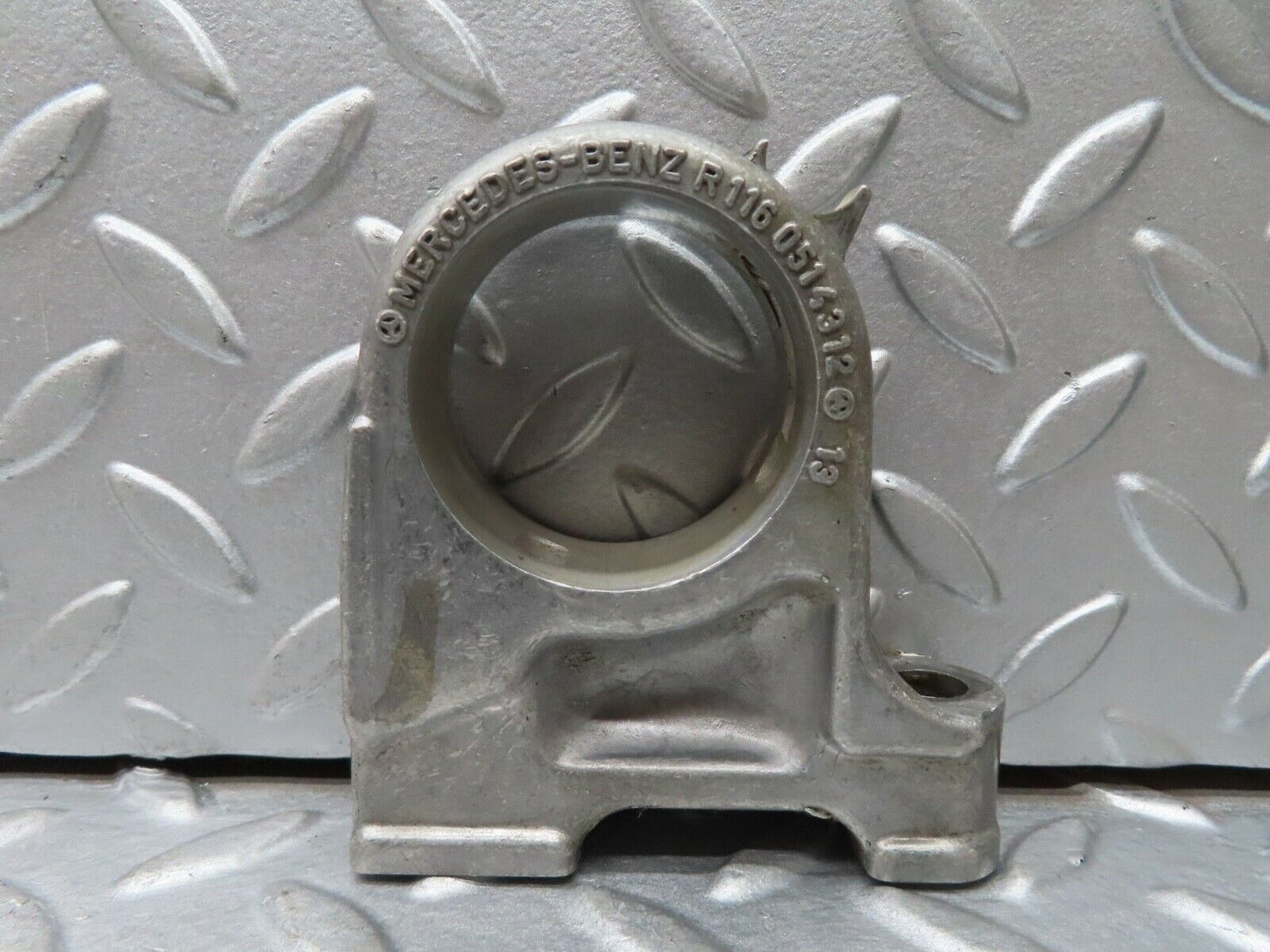 17728 Mercedes-Benz W116 450SEL Camshaft Tower Bearing 1160514312