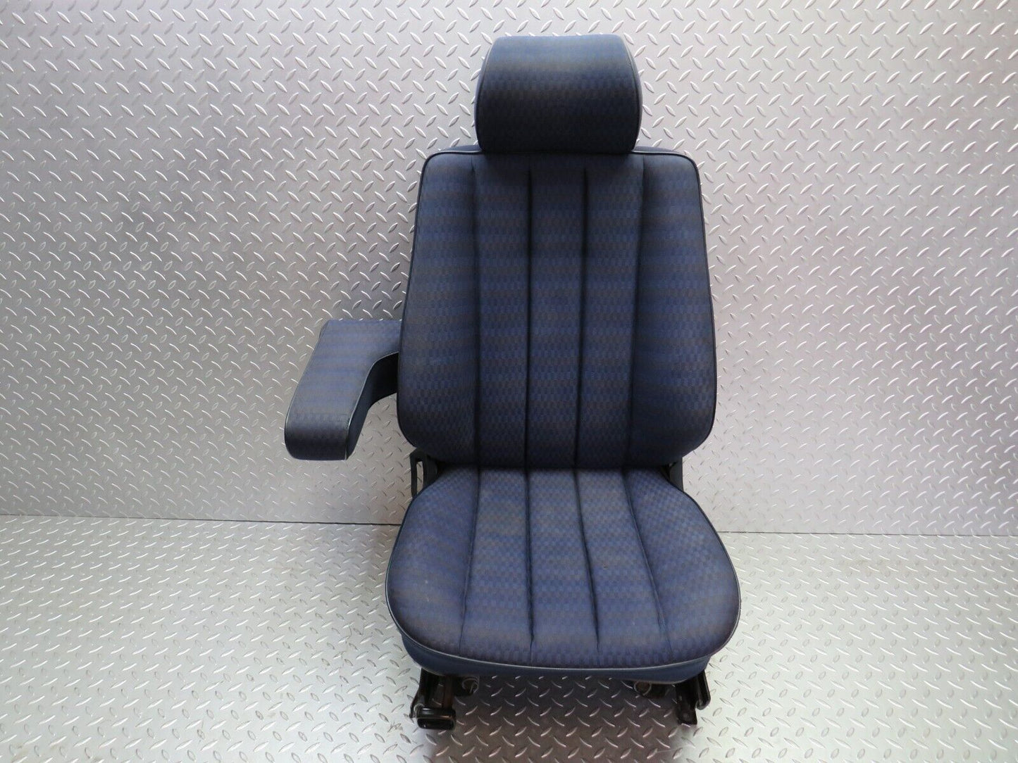 25270 Mercedes-Benz W201 190D Front Left Passenger Seat Blue