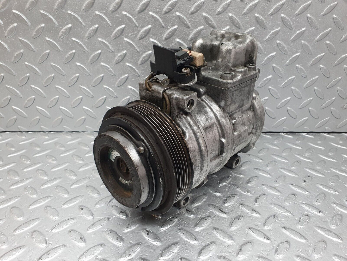 42504 Mercedes-Benz R129 320SL Coupe Air Conditioning Compressor 0002340111 0002300511