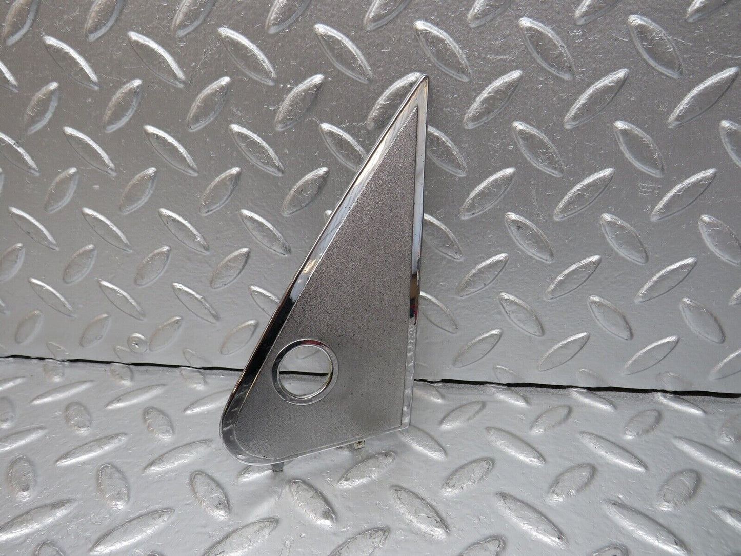 31002 Mercedes-Benz W123 230E Mirror Triangle Cover Right 1237250811
