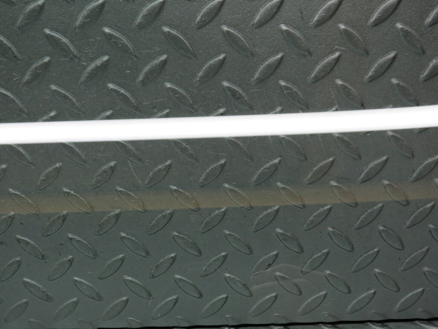 39069 Mercedes-Benz W201 190E 2.6L Front Right Door Window Glass