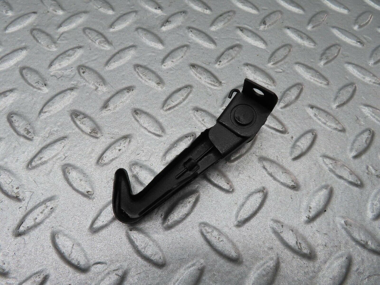 14293 Mercedes-Benz C107 280 SLC Bonnet Safety Latch