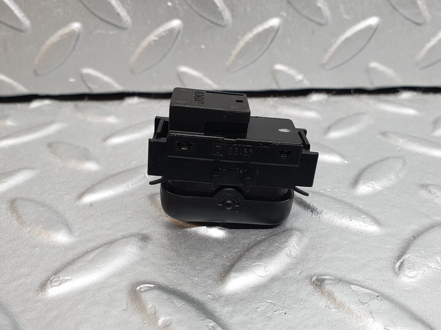 42048 Mercedes-Benz W202 C200 Electric Window Switch 2108208210