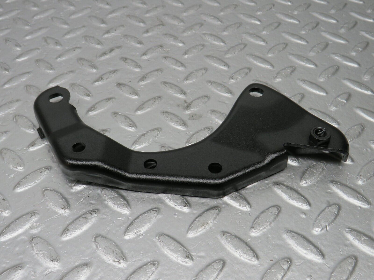 33773 Mercedes-Benz W201 190E 2.0L Alternator Generator Bracket