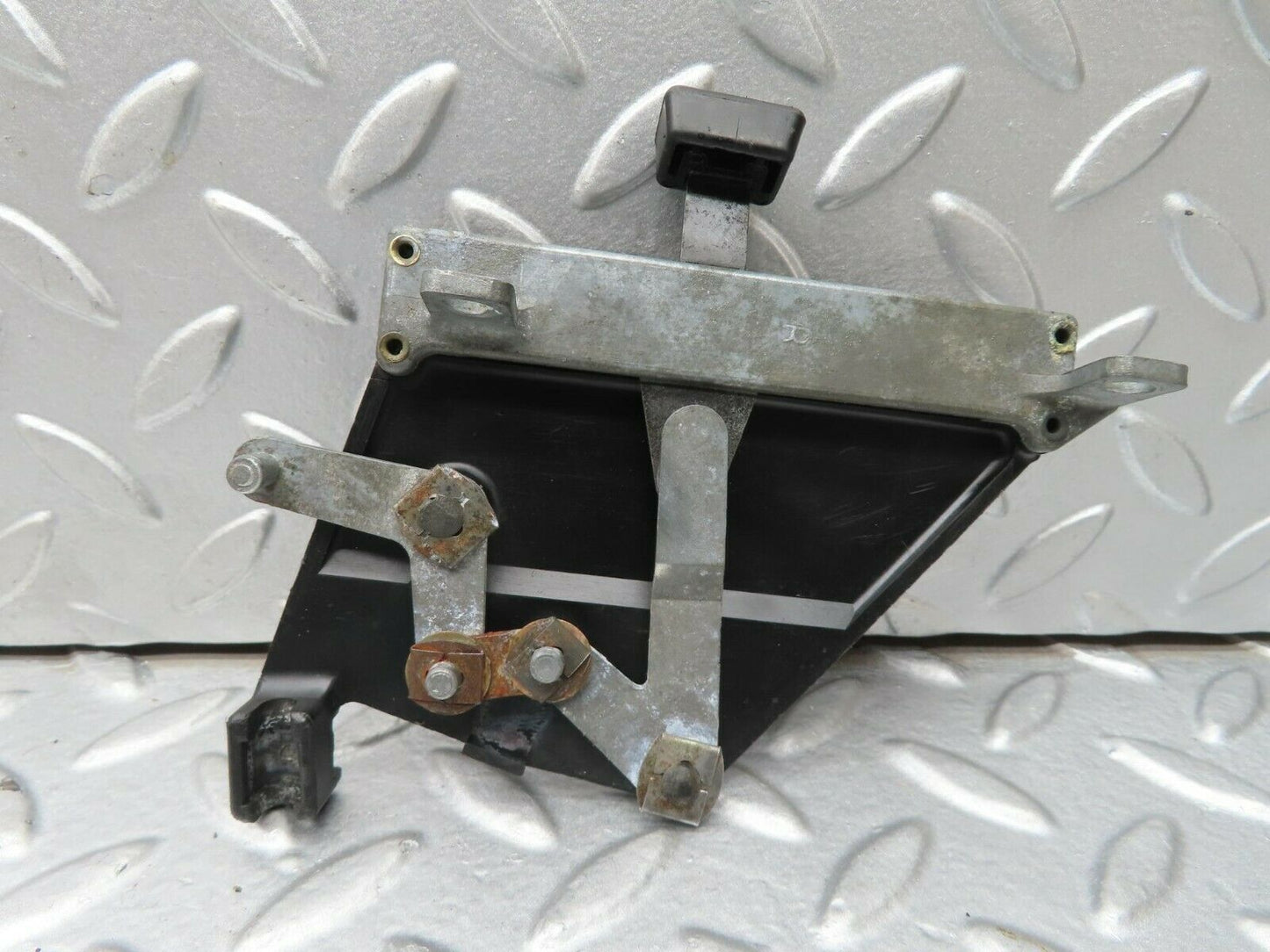 15607 Mercedes-Benz R107 450SL Air Vent Control Lever Right 1078300485