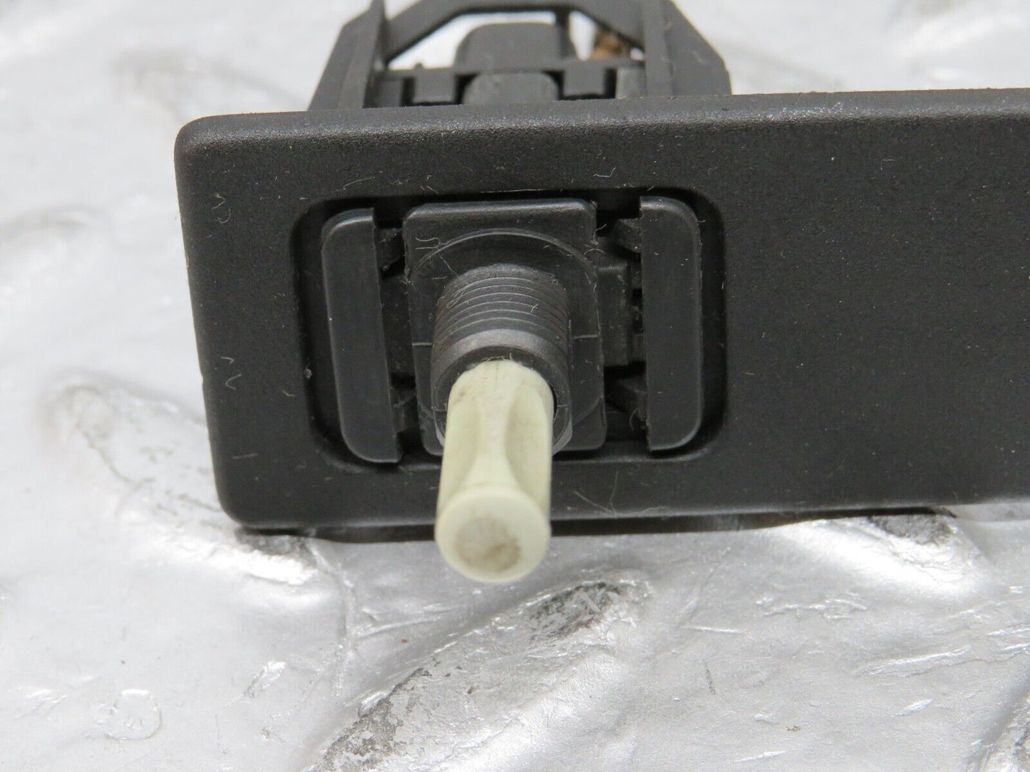 31781 Mercedes-Benz W201 190LE 1.8L Trunk Boot Light Switch 2018201211