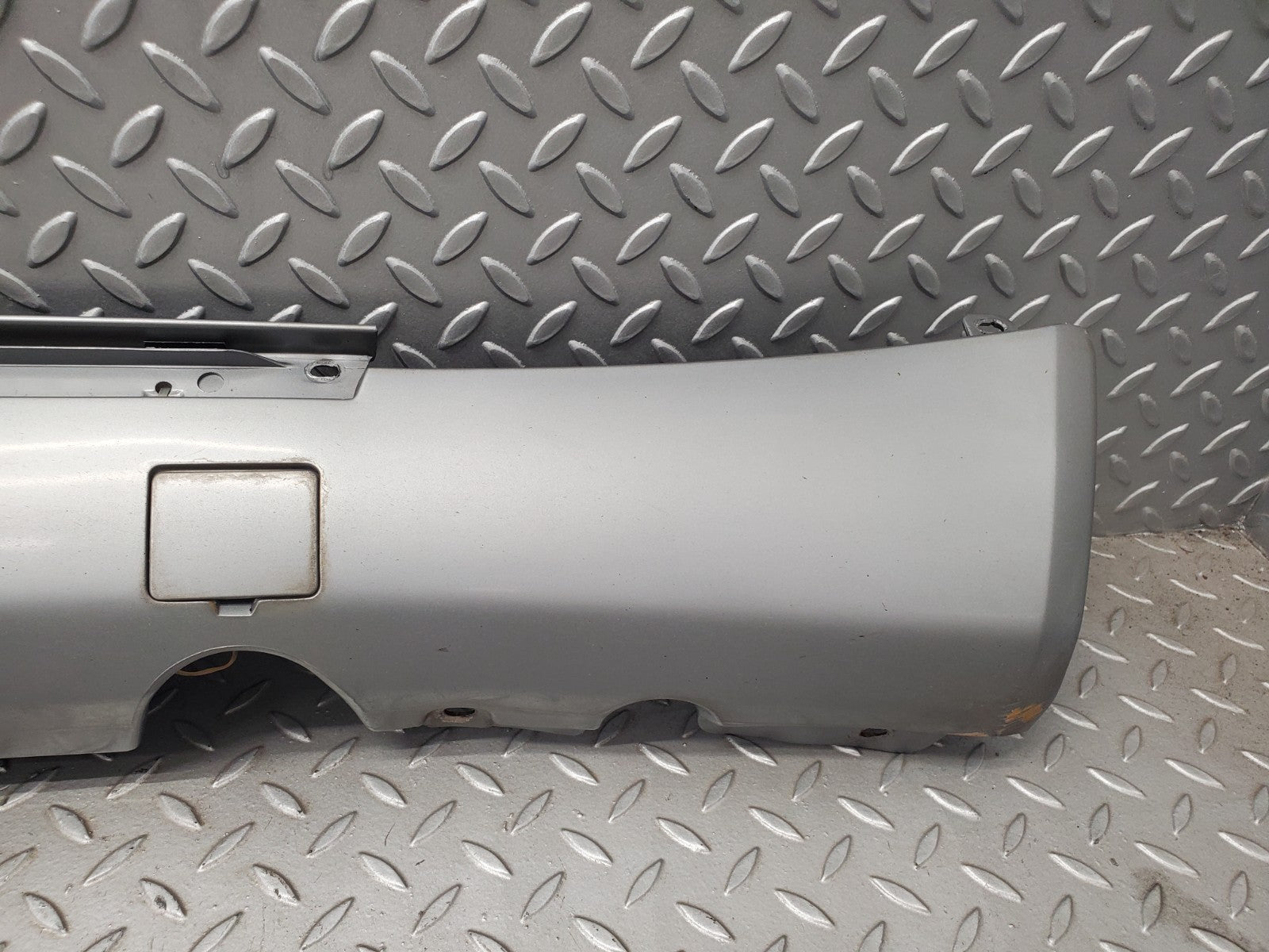 W124 Wagon side skirt right side used OEM