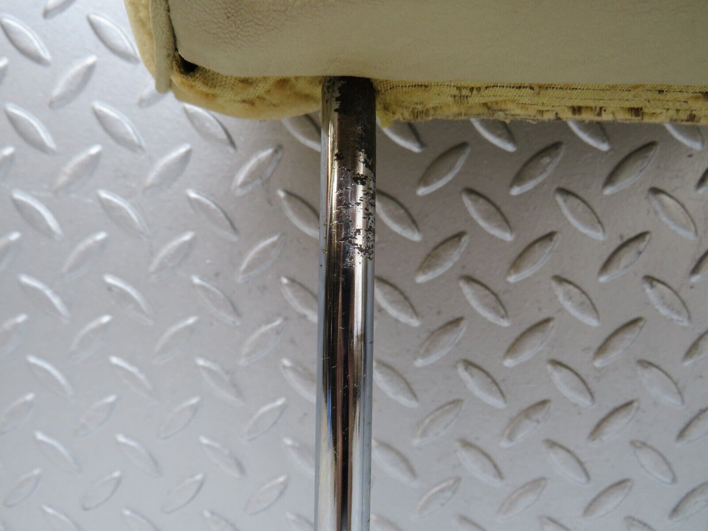37079 Mercedes-Benz C126 420SEC Coupe Right Headrest