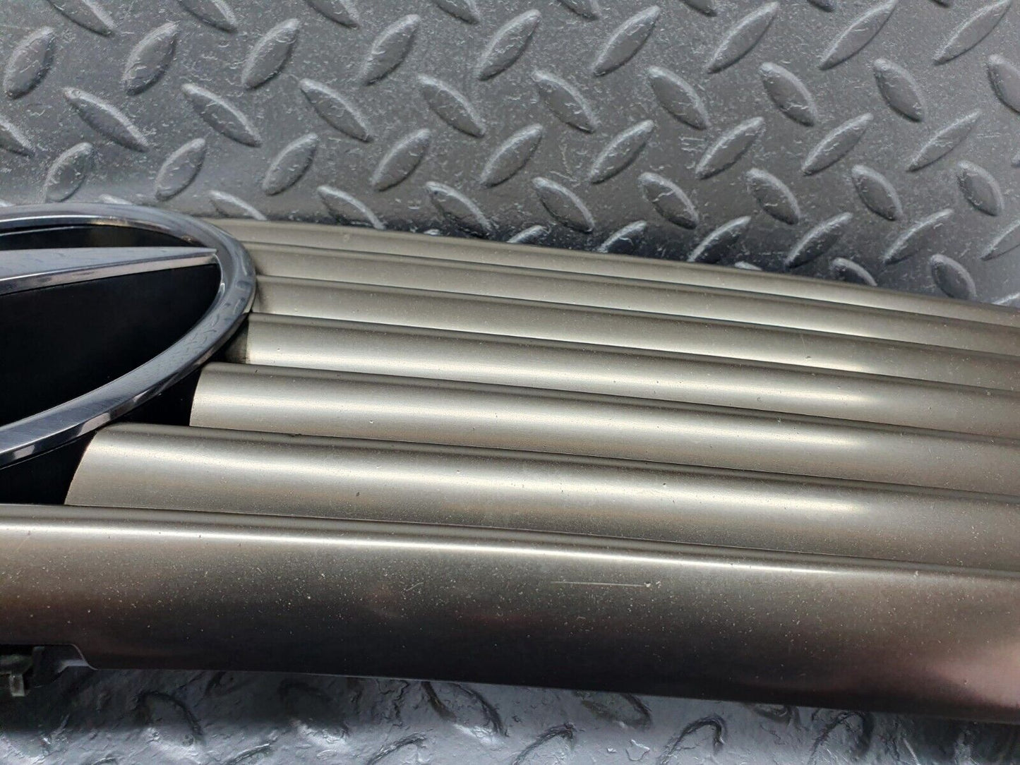 42175 Mercedes-Benz R129 320SL Coupe Bonnet Grill 1298800185