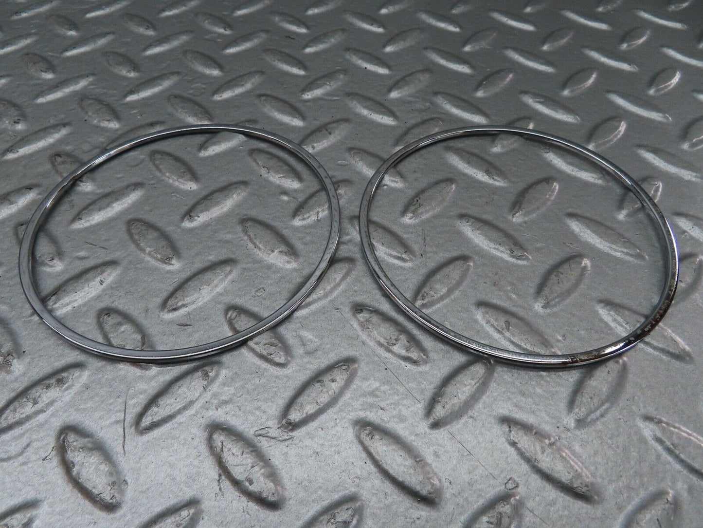13174 Mercedes-Benz W115 Instrument Cluster Glass With Rings