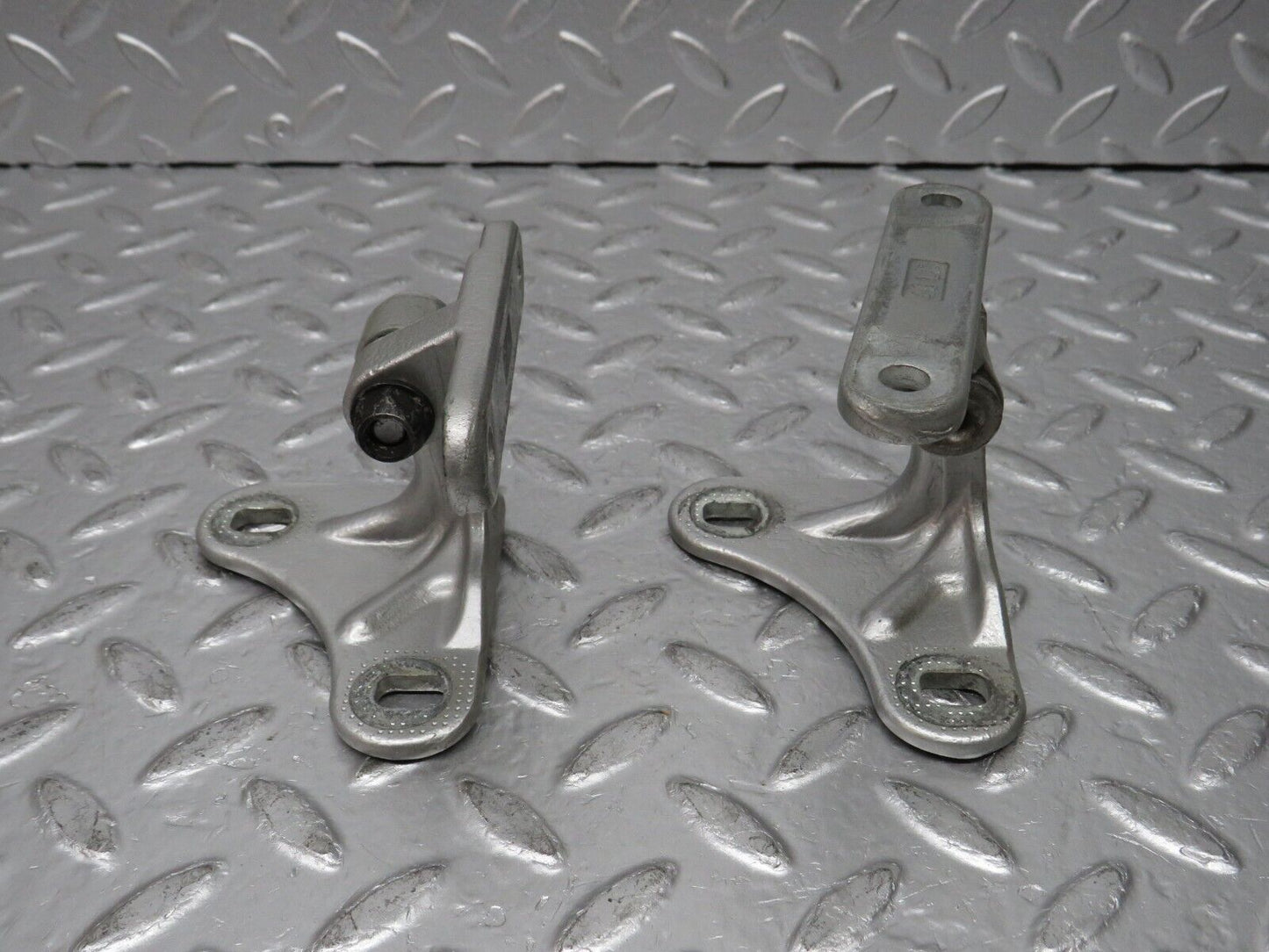 32278 Mercedes-Benz W220 S430 Front Left Door Hinge