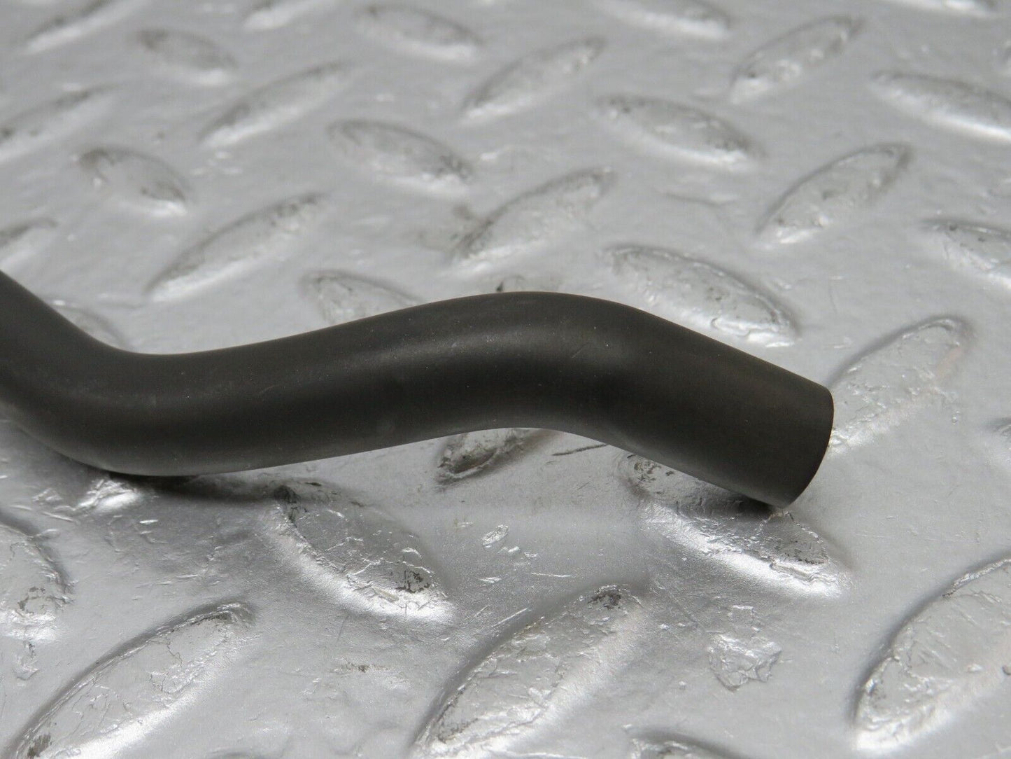 33733 Mercedes-Benz W201 190E 2.0L Crankcase Breather Pipe 1020943882