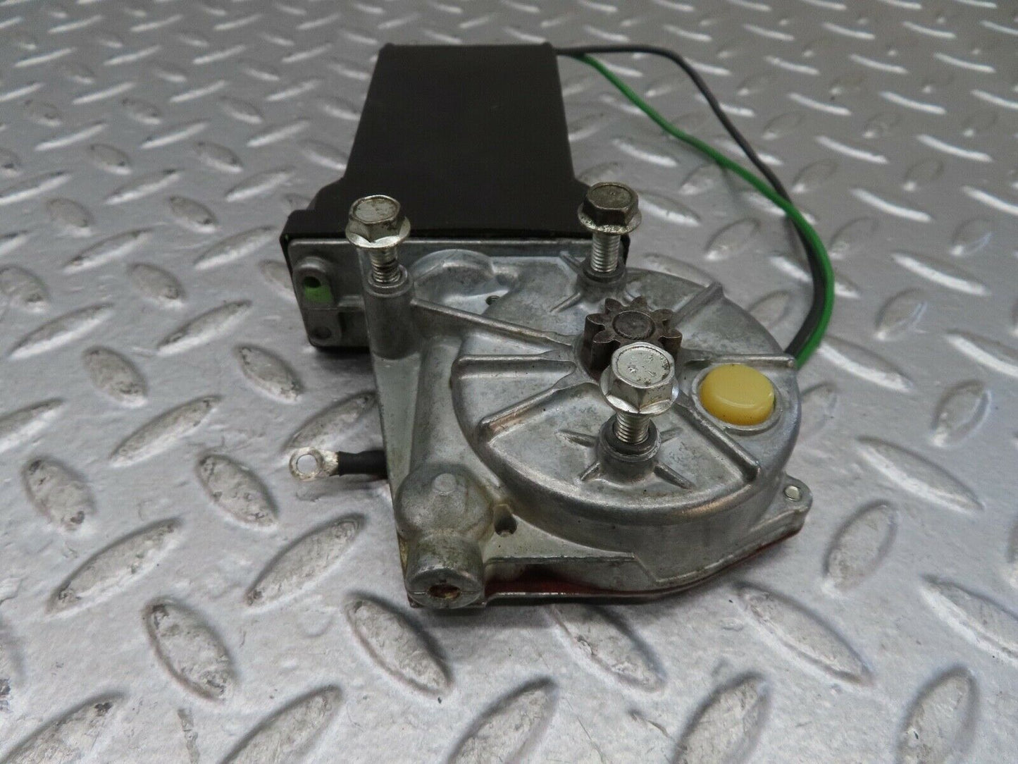 18793 Mercedes-Benz W116 Rear Left Window Regulator Motor 0130820002