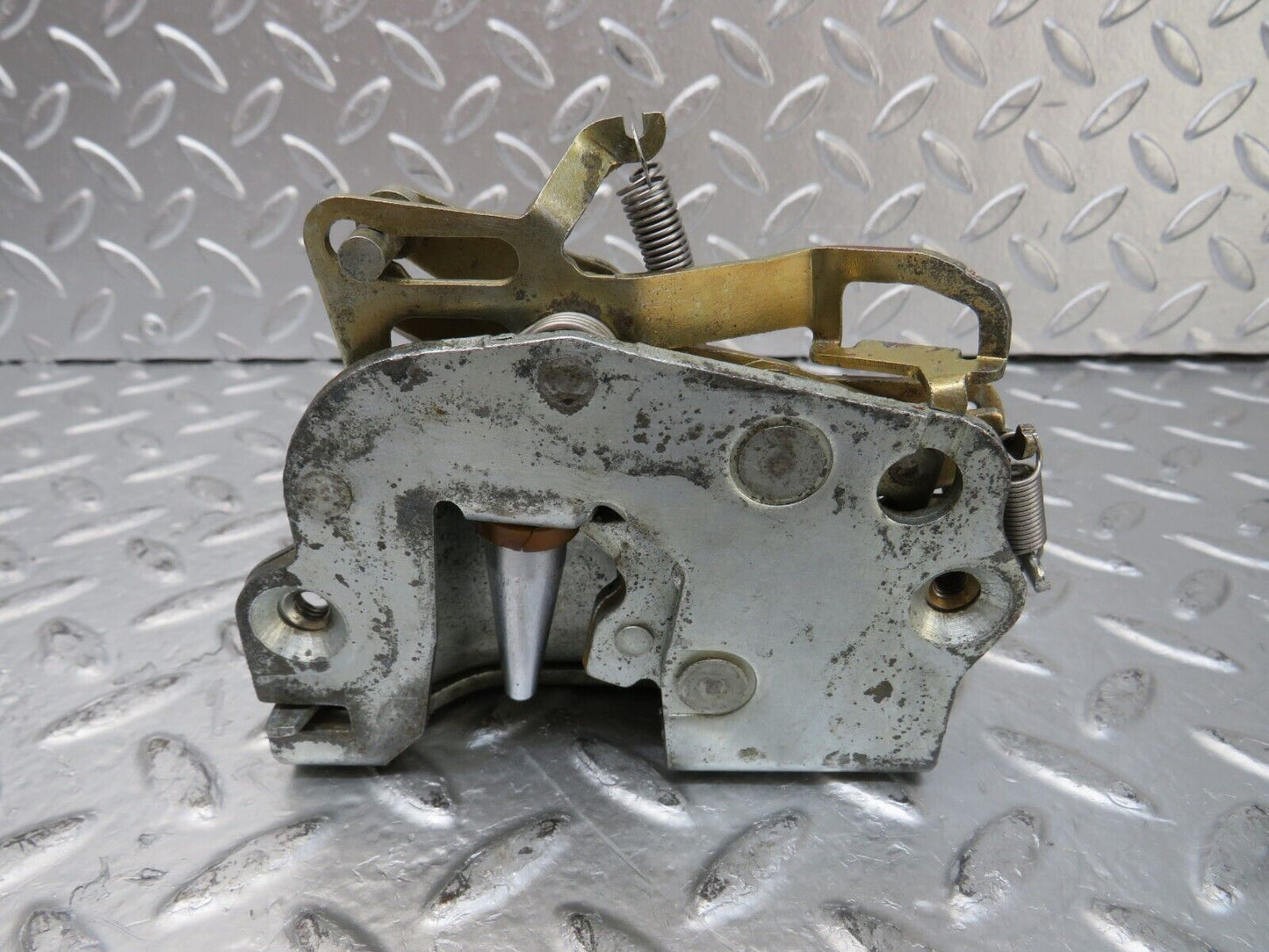 26062 Mercedes-Benz W116 450SE Rear Right Door Lock Mechanism