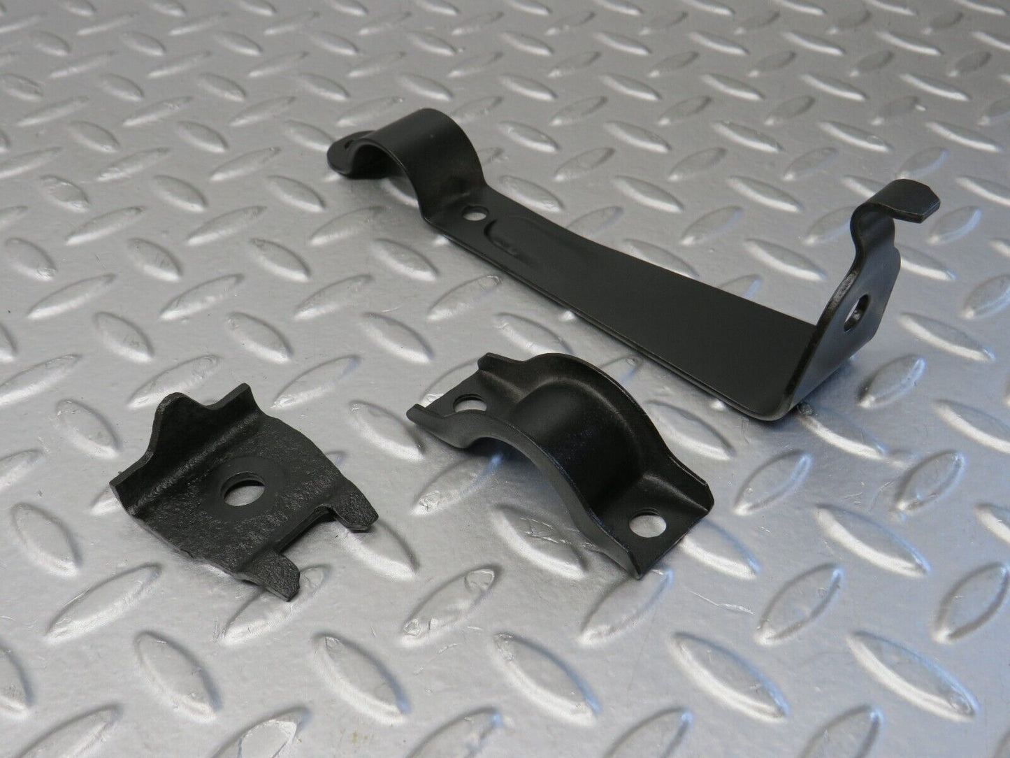 36802 Mercedes-Benz W201 190E 2.0L Front Axle Bracket