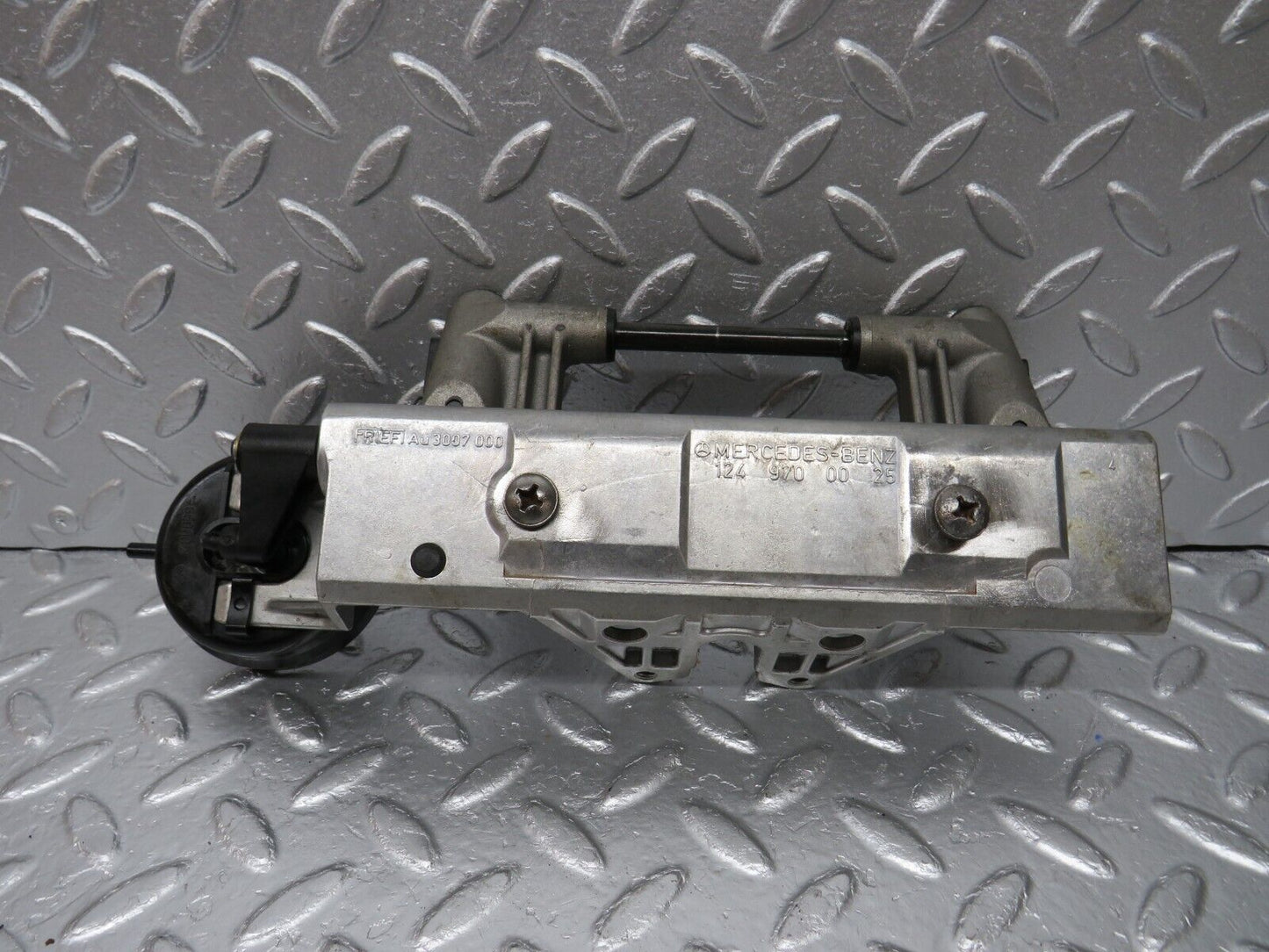 34026 Mercedes-Benz W124 260E Headrest Folding Mechanism